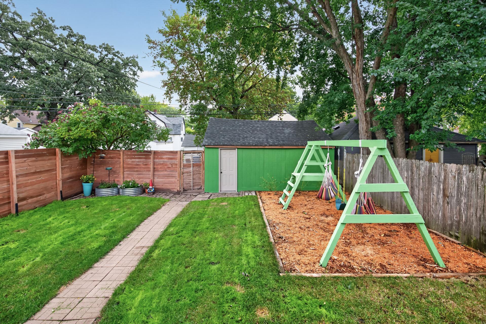 View of Residential at 2633 35th Avenue, Minneapolis MN 55406, Minneapolis (29 of 30) - Mike Wilen | Minnesota Team Real Estate