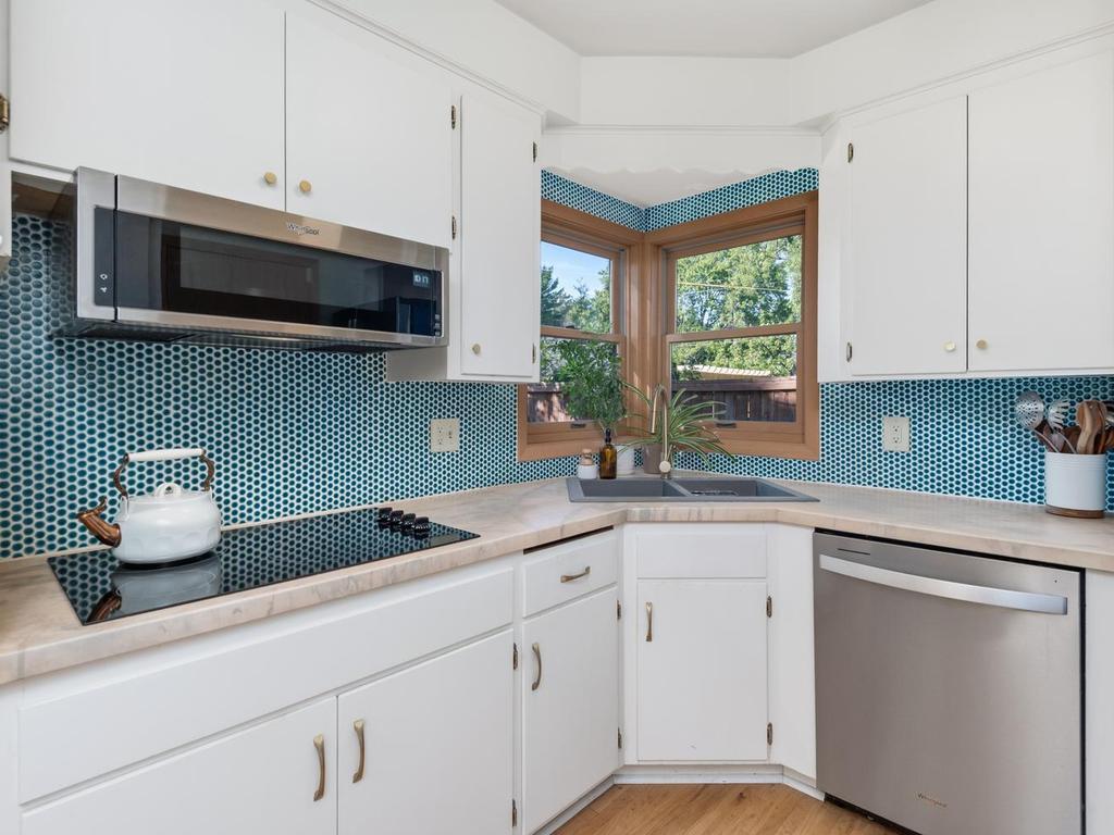 View of Residential at 1750 Field Avenue, Saint Paul MN 55116, Saint Paul (8 of 39) - Mike Wilen | Minnesota Team Real Estate