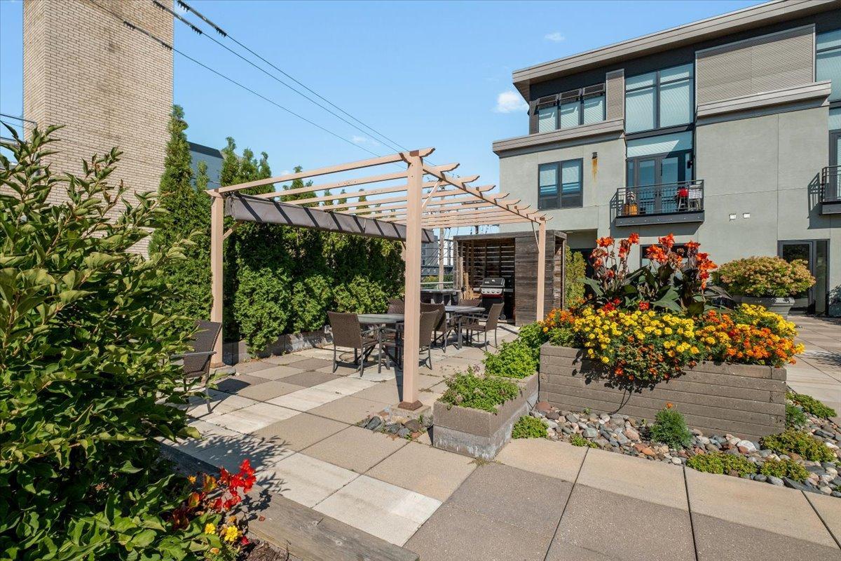 View of Residential at 9 Franklin Avenue #314, Minneapolis MN 55404, Minneapolis (30 of 36) - Mike Wilen | Minnesota Team Real Estate