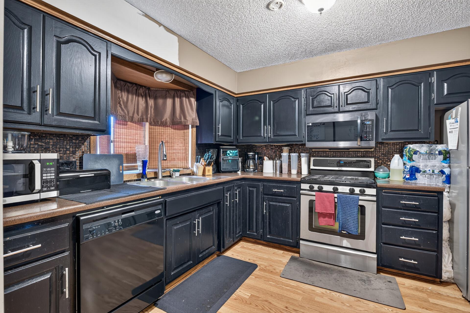 View of Residential at 9547 Irving Avenue, Brooklyn Park MN 55444, Brooklyn Park (5 of 17) - Mike Wilen | Minnesota Team Real Estate