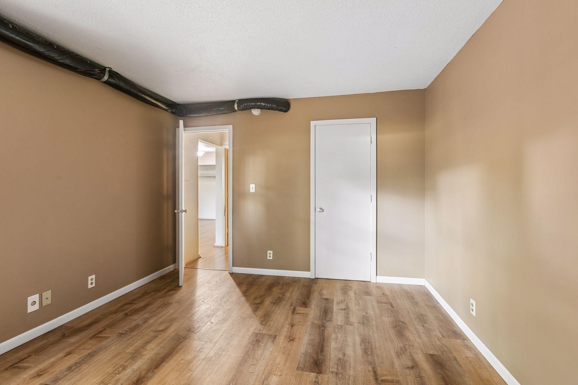 View of Residential at 6423 Colony Way #1B, Edina MN 55435, Edina (13 of 20) - Mike Wilen | Minnesota Team Real Estate