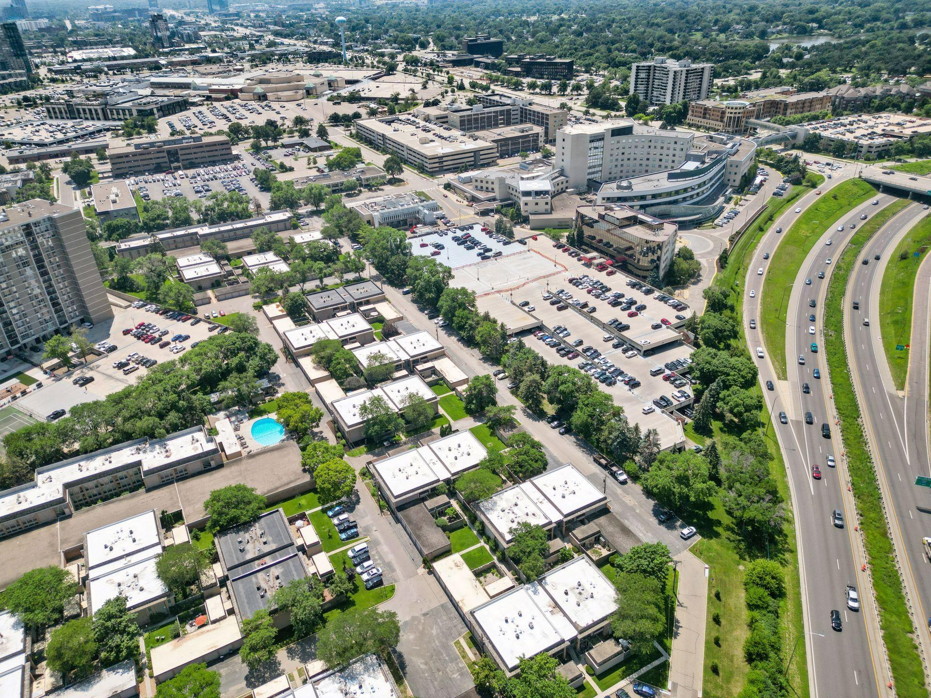 View of Residential at 6423 Colony Way #1B, Edina MN 55435, Edina (19 of 20) - Mike Wilen | Minnesota Team Real Estate