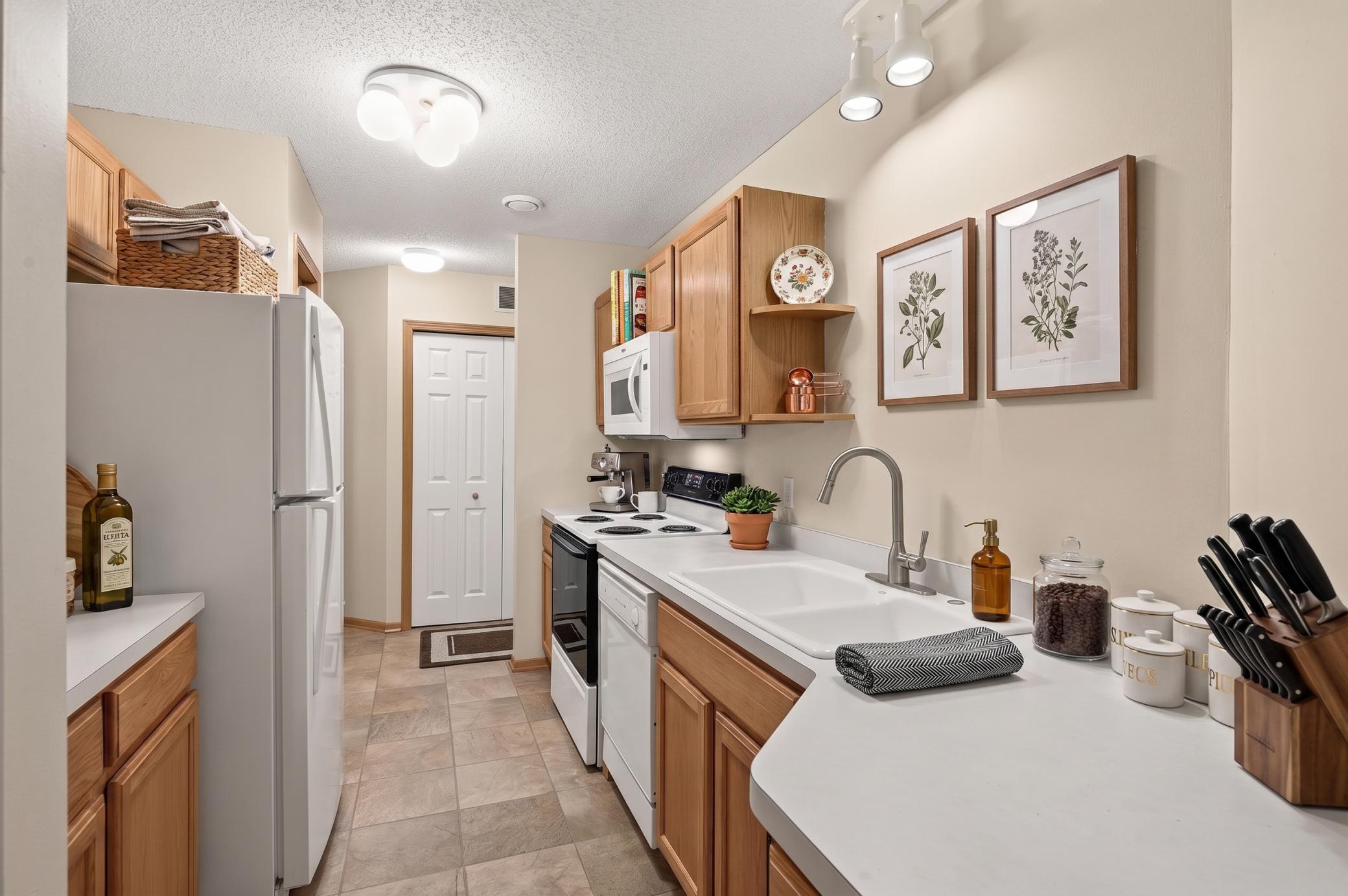 View of Residential at 2407 Harvest Way, Chanhassen MN 55317, Chanhassen (14 of 36) - Mike Wilen | Minnesota Team Real Estate