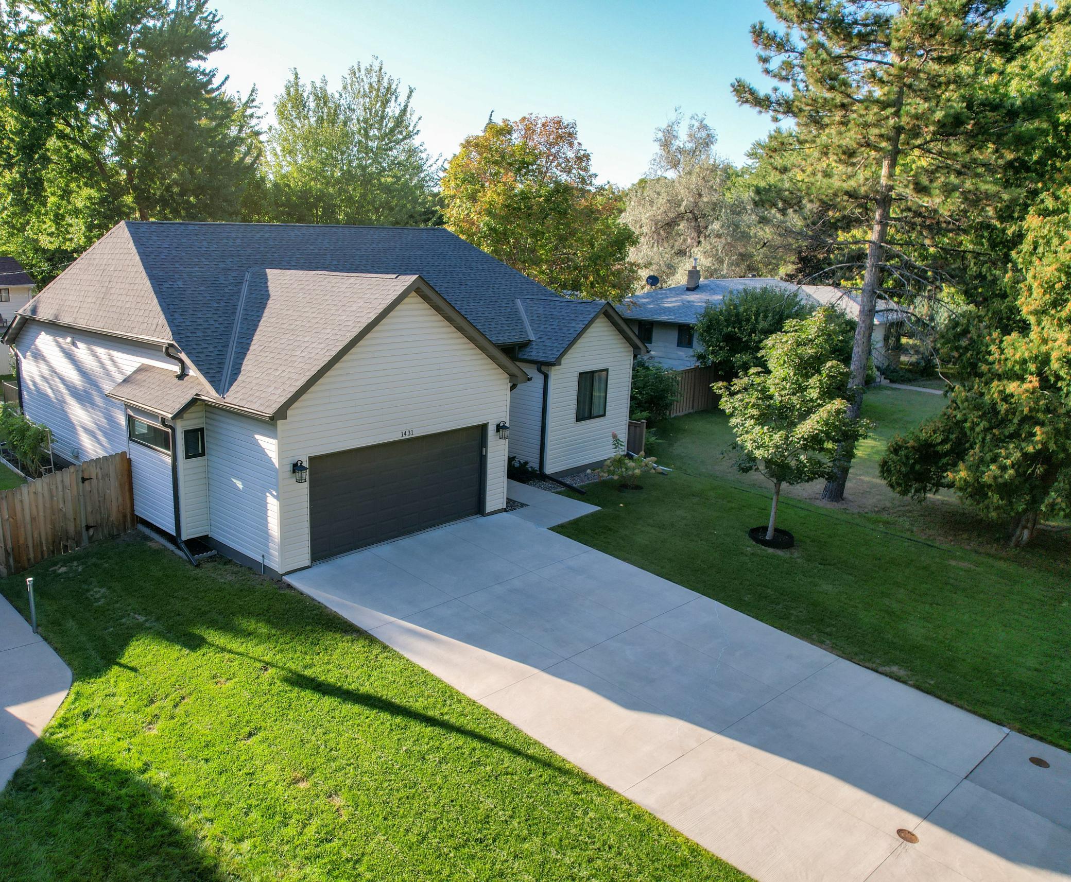 View of Residential at 1431 Sumter Avenue, Golden Valley MN 55427, Golden Valley (2 of 26) - Mike Wilen | Minnesota Team Real Estate