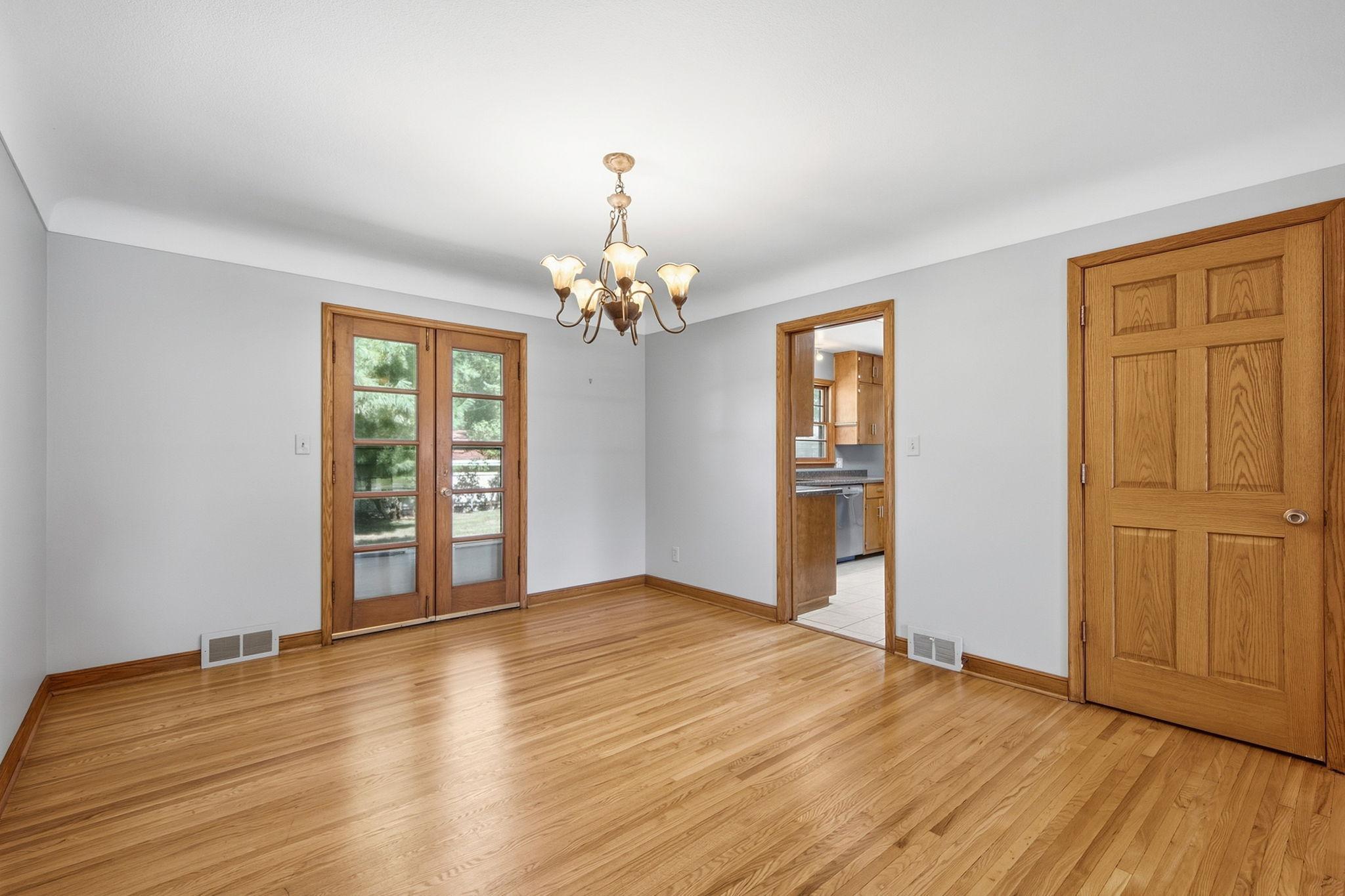View of Residential at 667 Wheelock Parkway, Saint Paul MN 55117, Saint Paul (6 of 33) - Mike Wilen | Minnesota Team Real Estate