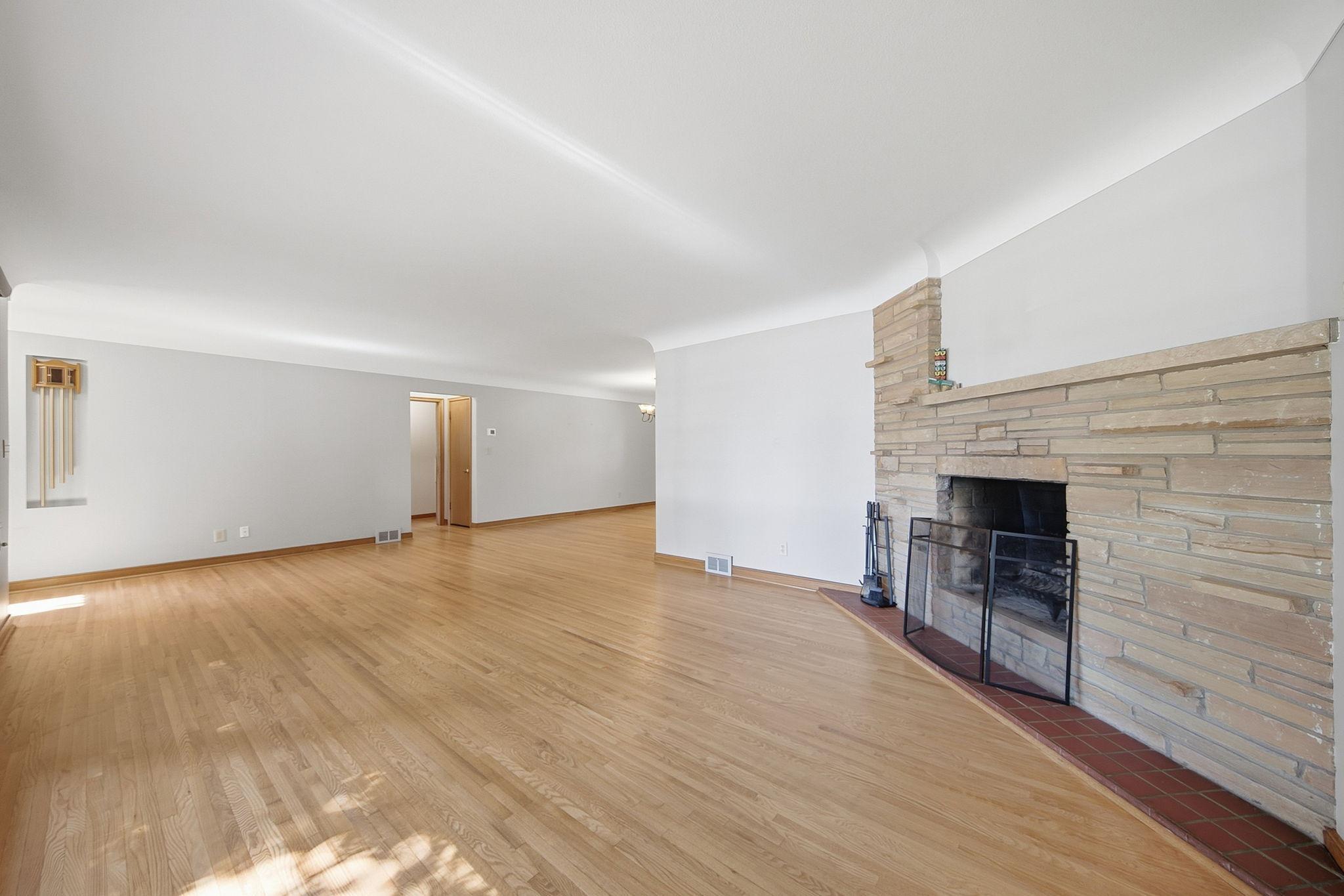 View of Residential at 667 Wheelock Parkway, Saint Paul MN 55117, Saint Paul (5 of 33) - Mike Wilen | Minnesota Team Real Estate