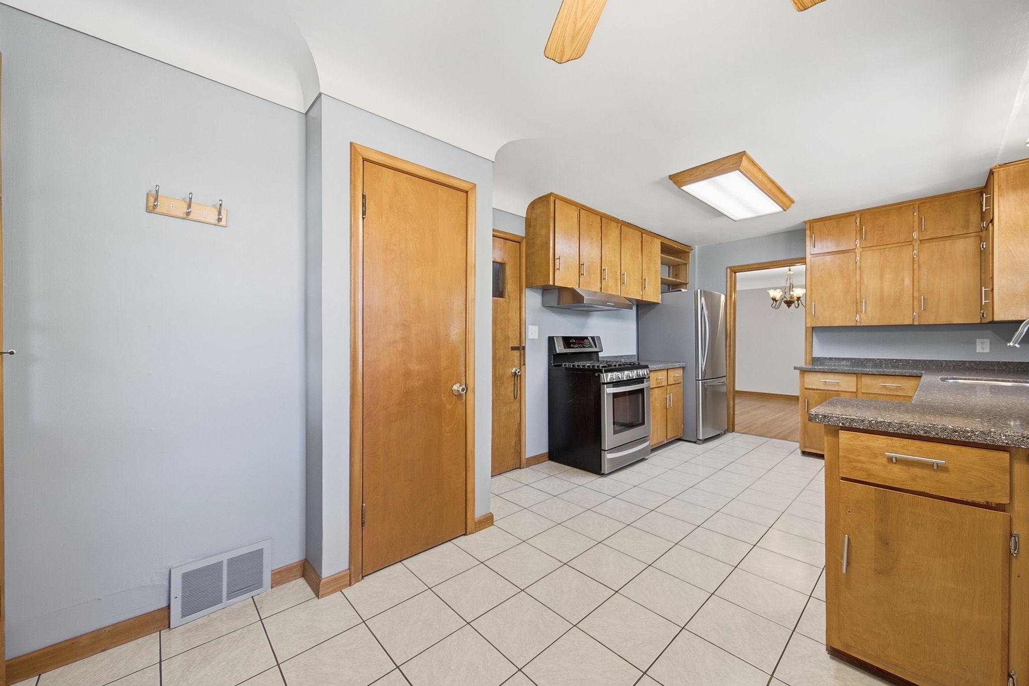 View of Residential at 667 Wheelock Parkway, Saint Paul MN 55117, Saint Paul (8 of 33) - Mike Wilen | Minnesota Team Real Estate
