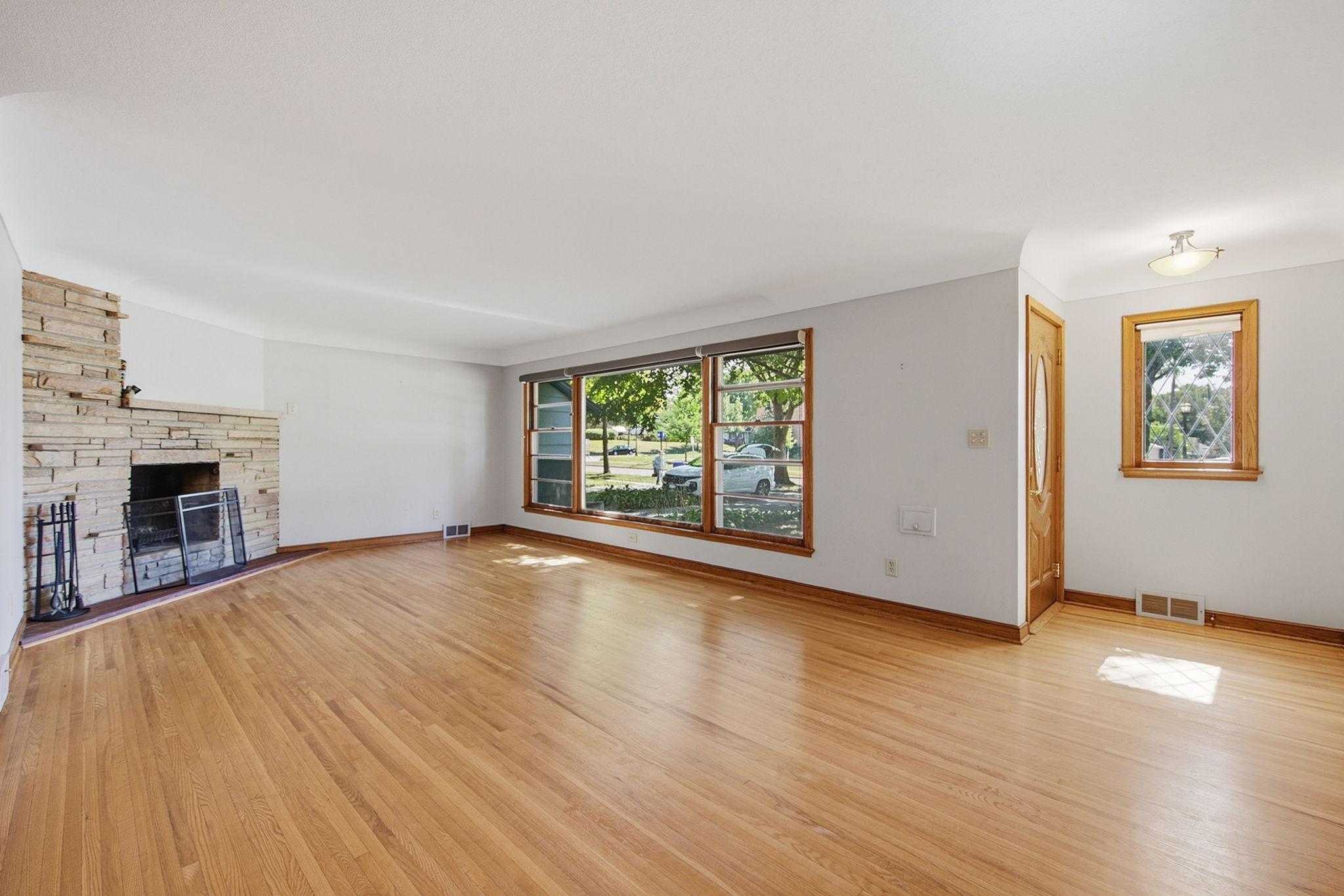 View of Residential at 667 Wheelock Parkway, Saint Paul MN 55117, Saint Paul (2 of 33) - Mike Wilen | Minnesota Team Real Estate
