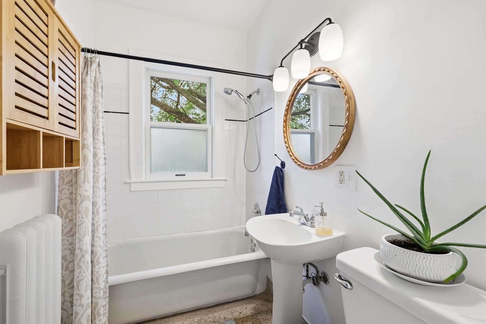 View of Residential at 3609 Aldrich Avenue #4, Minneapolis MN 55409, Minneapolis (16 of 22) - Mike Wilen | Minnesota Team Real Estate