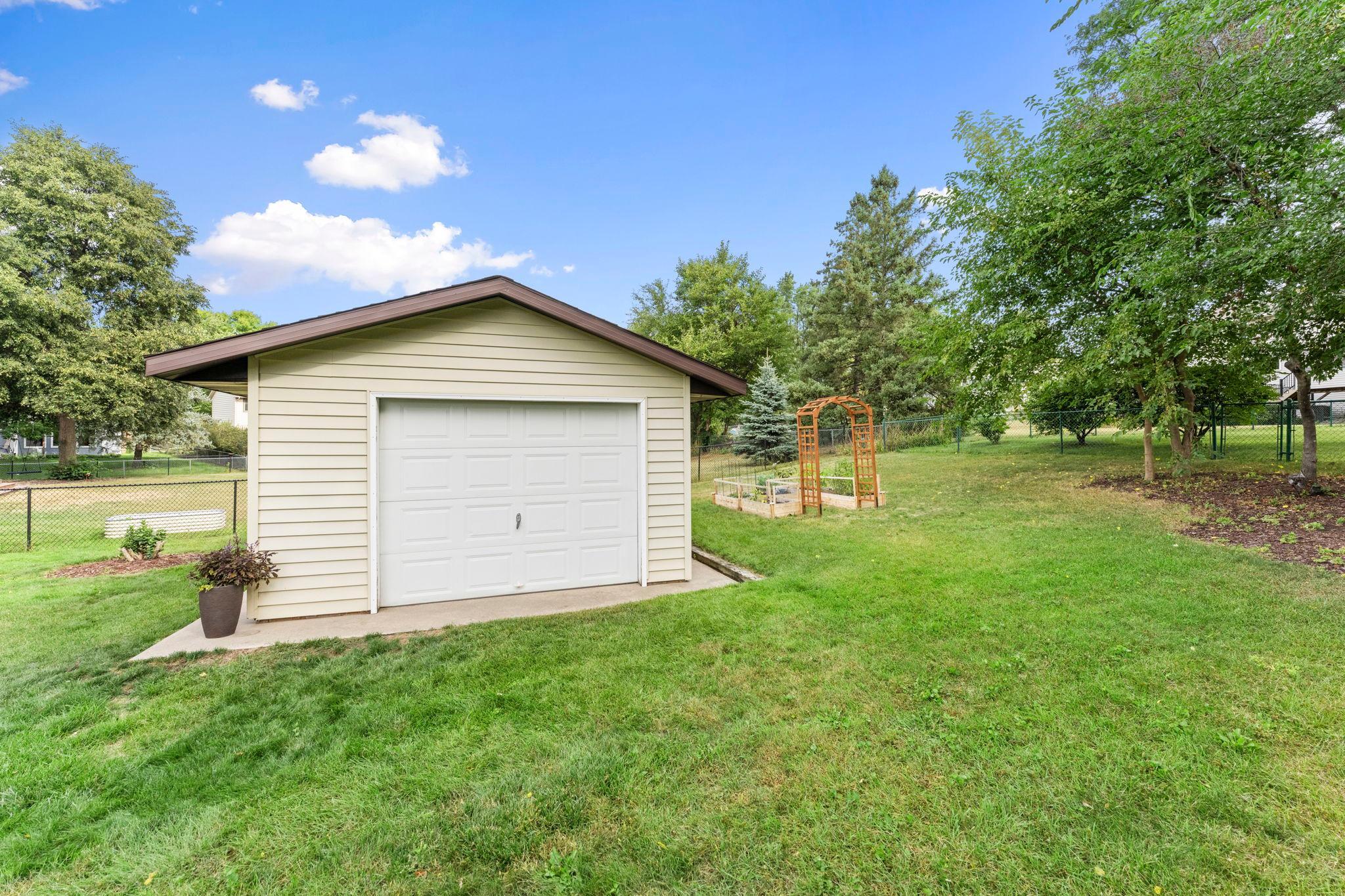 View of Residential at 7730 Countryside Drive, Bloomington MN 55438, Bloomington (58 of 63) - Mike Wilen | Minnesota Team Real Estate