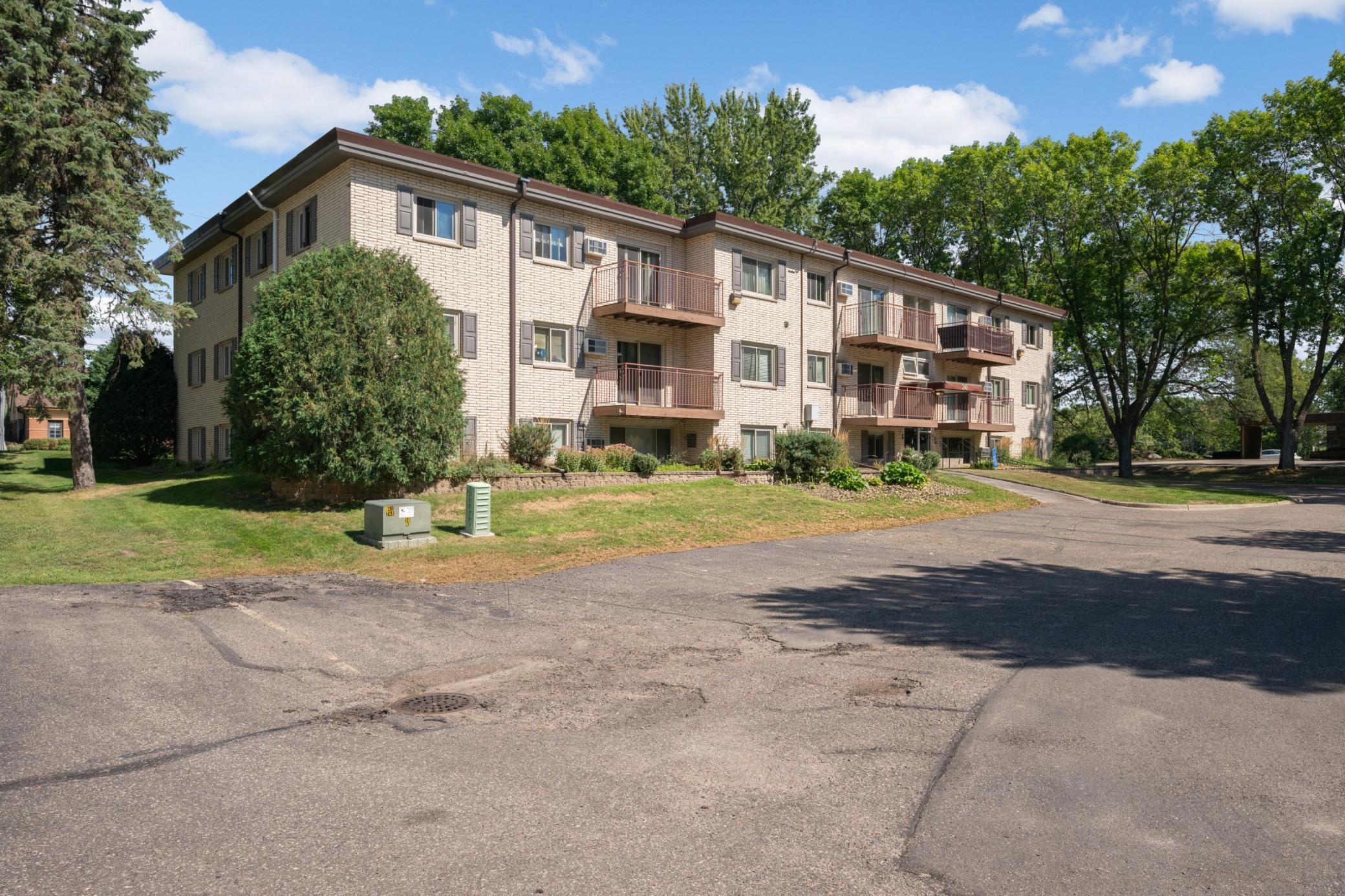 View of Residential at 240 Wentworth Avenue #302, West Saint Paul MN 55118, West Saint Paul (6 of 38) - Mike Wilen | Minnesota Team Real Estate