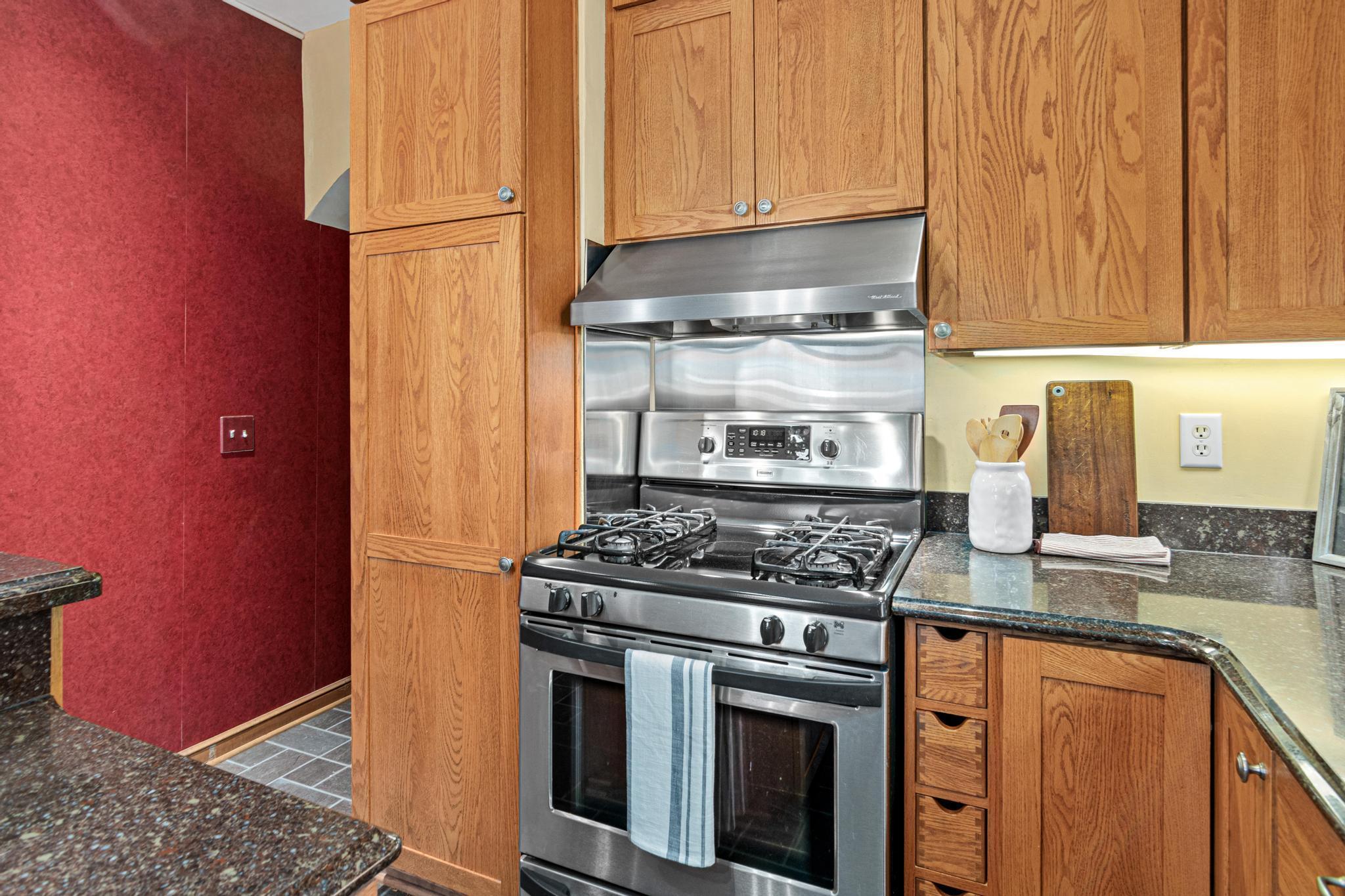 View of Residential at 1603 Laurel Avenue, Saint Paul MN 55104, Saint Paul (15 of 42) - Mike Wilen | Minnesota Team Real Estate