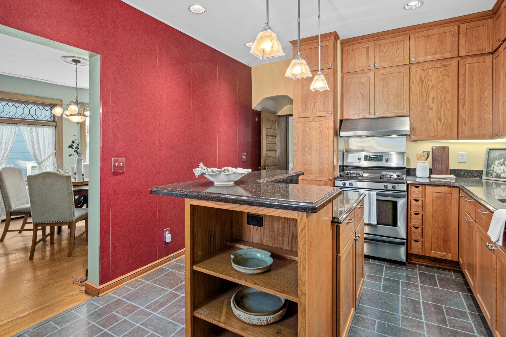 View of Residential at 1603 Laurel Avenue, Saint Paul MN 55104, Saint Paul (13 of 42) - Mike Wilen | Minnesota Team Real Estate