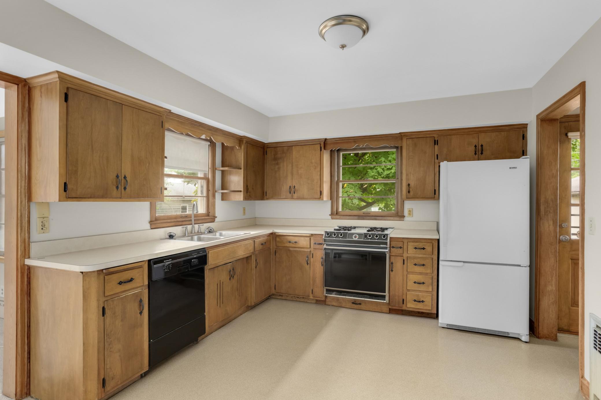 View of Residential at 2622 Salem Avenue, Saint Louis Park MN 55416, Saint Louis Park (10 of 48) - Mike Wilen | Minnesota Team Real Estate