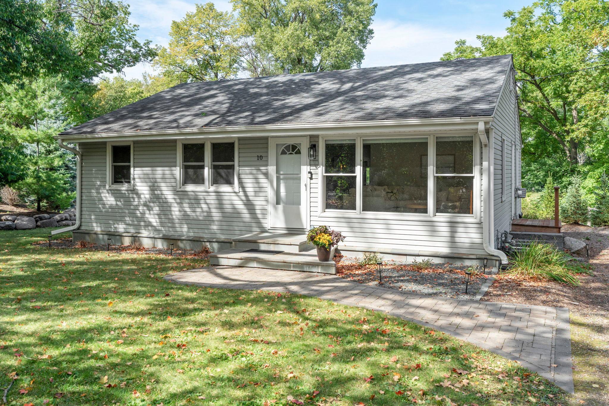 View of Single Family at 10 Woodlawn Avenue, Excelsior - Mike Wilen | Minnesota Team Real Estate