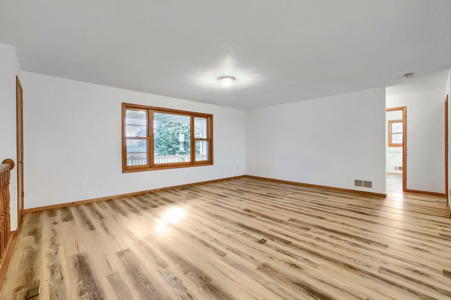 View of Residential at 7030 Dahlgren Road, Chaska MN 55318, Chaska (15 of 34) - Mike Wilen | Minnesota Team Real Estate