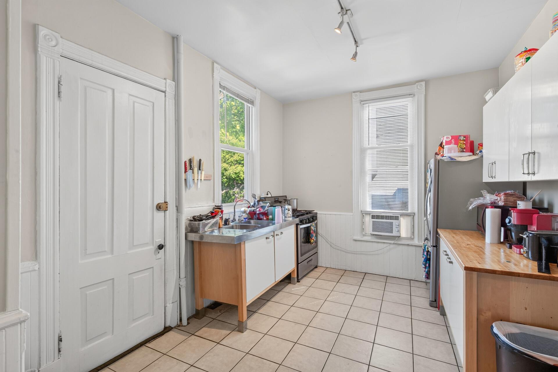 View of Residential Income at 2024 Harriet Avenue, Minneapolis MN 55405, Minneapolis (14 of 23) - Mike Wilen | Minnesota Team Real Estate