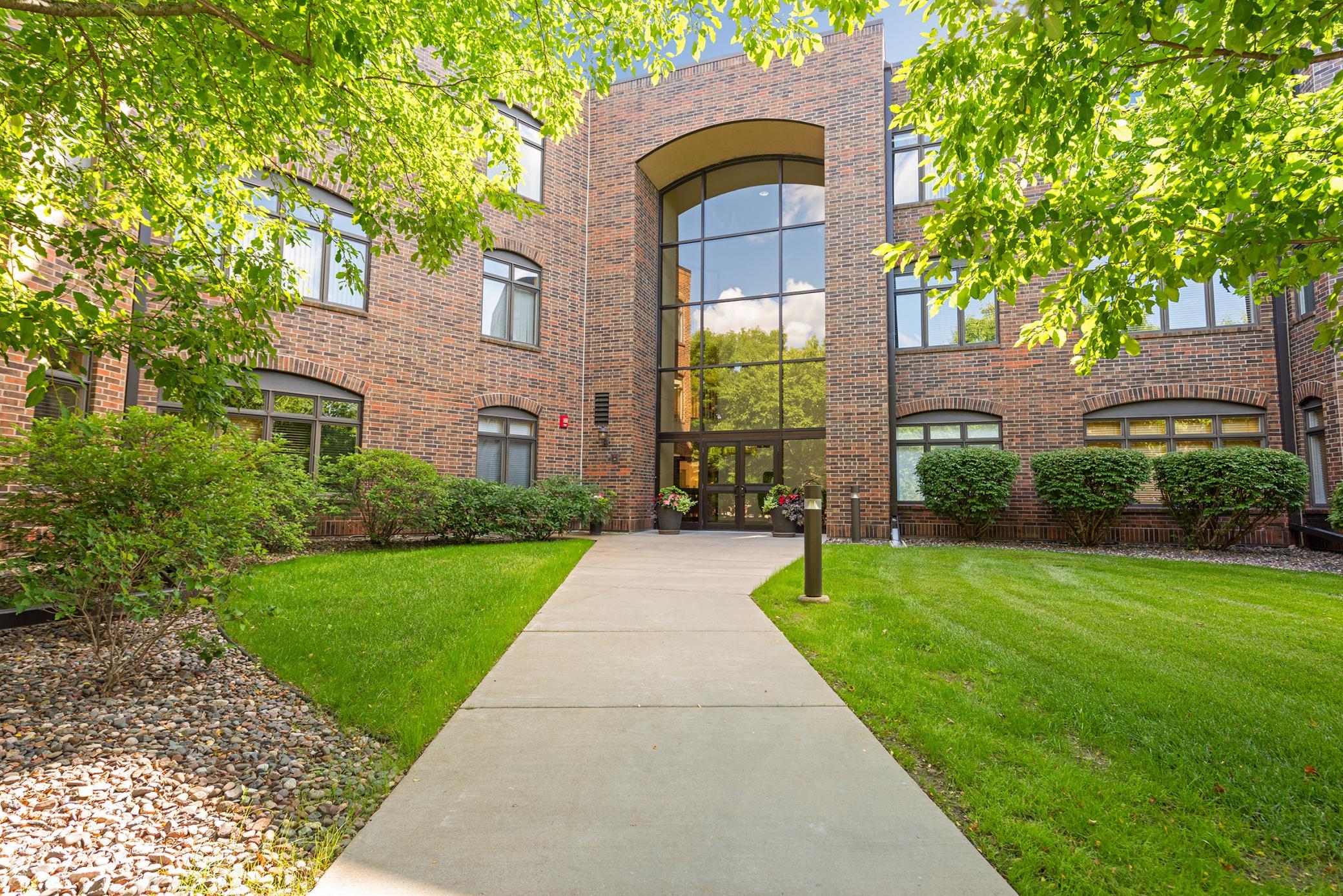 View of Residential at 5555 Dewey Hill Road #202, Edina MN 55439, Edina (29 of 34) - Mike Wilen | Minnesota Team Real Estate