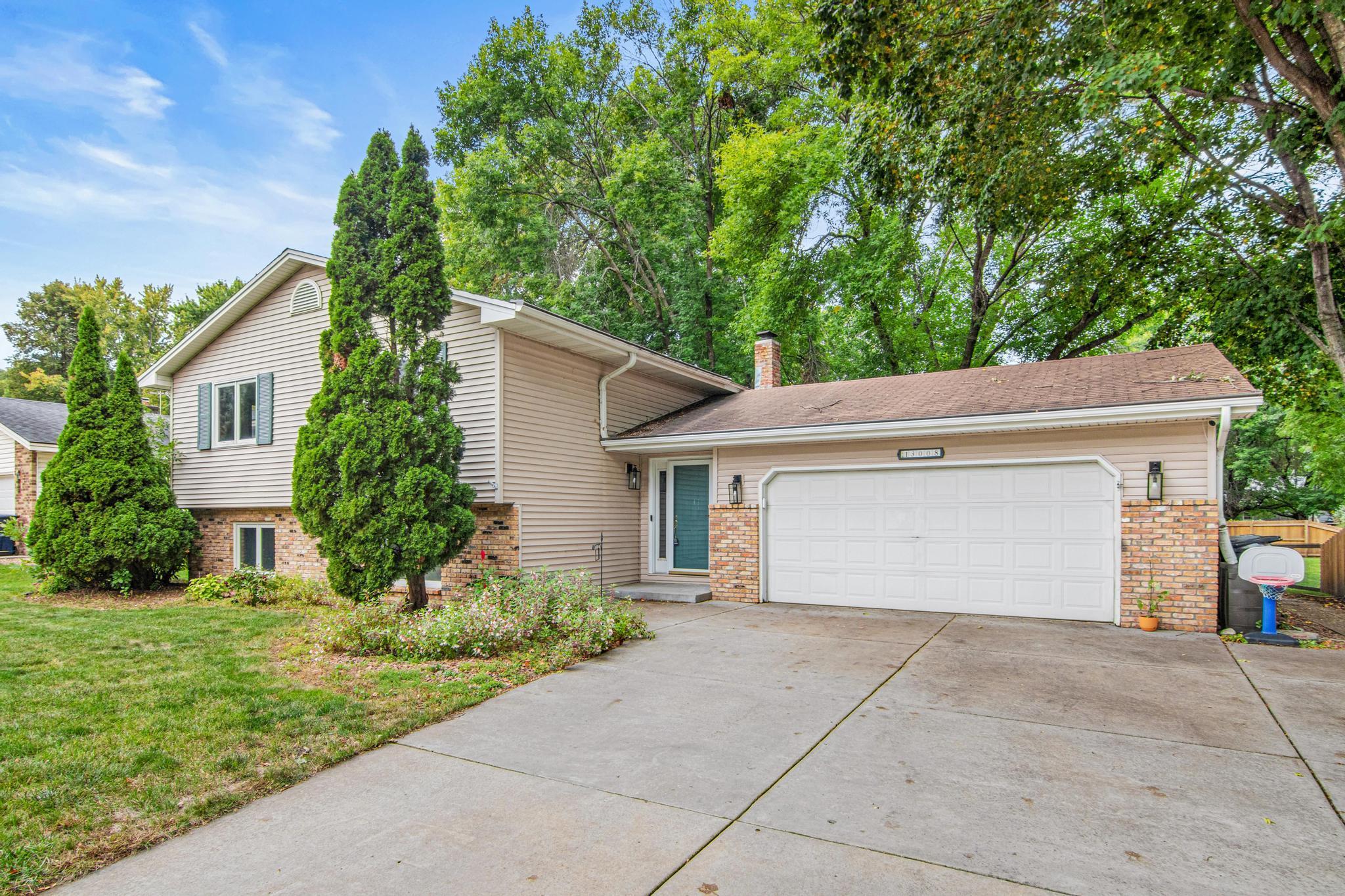 View of Residential at 13008 Penn Avenue, Burnsville MN 55337, Burnsville (26 of 31) - Mike Wilen | Minnesota Team Real Estate