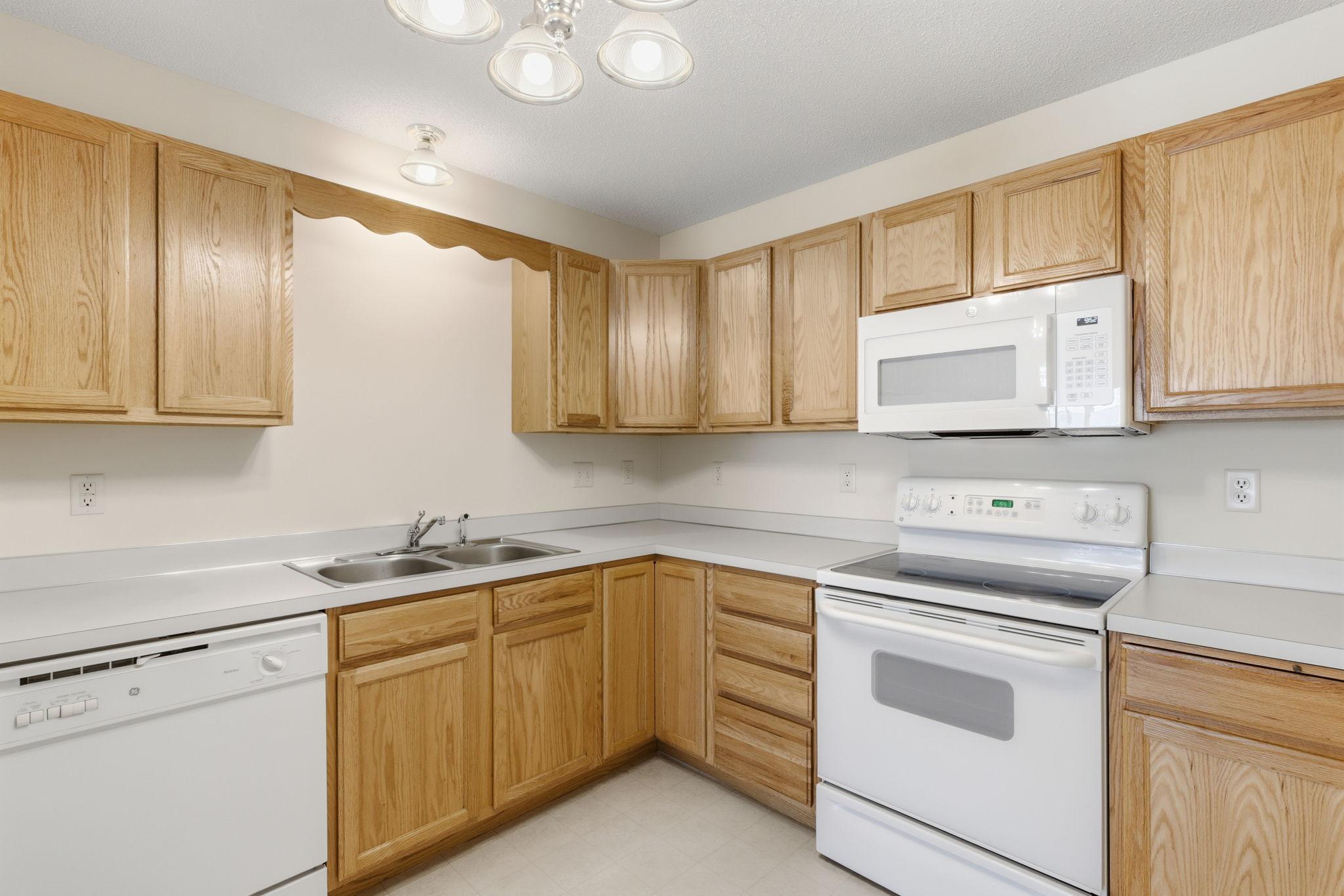 View of Residential at 1587 County Road D, Maplewood MN 55109, Maplewood (12 of 24) - Mike Wilen | Minnesota Team Real Estate