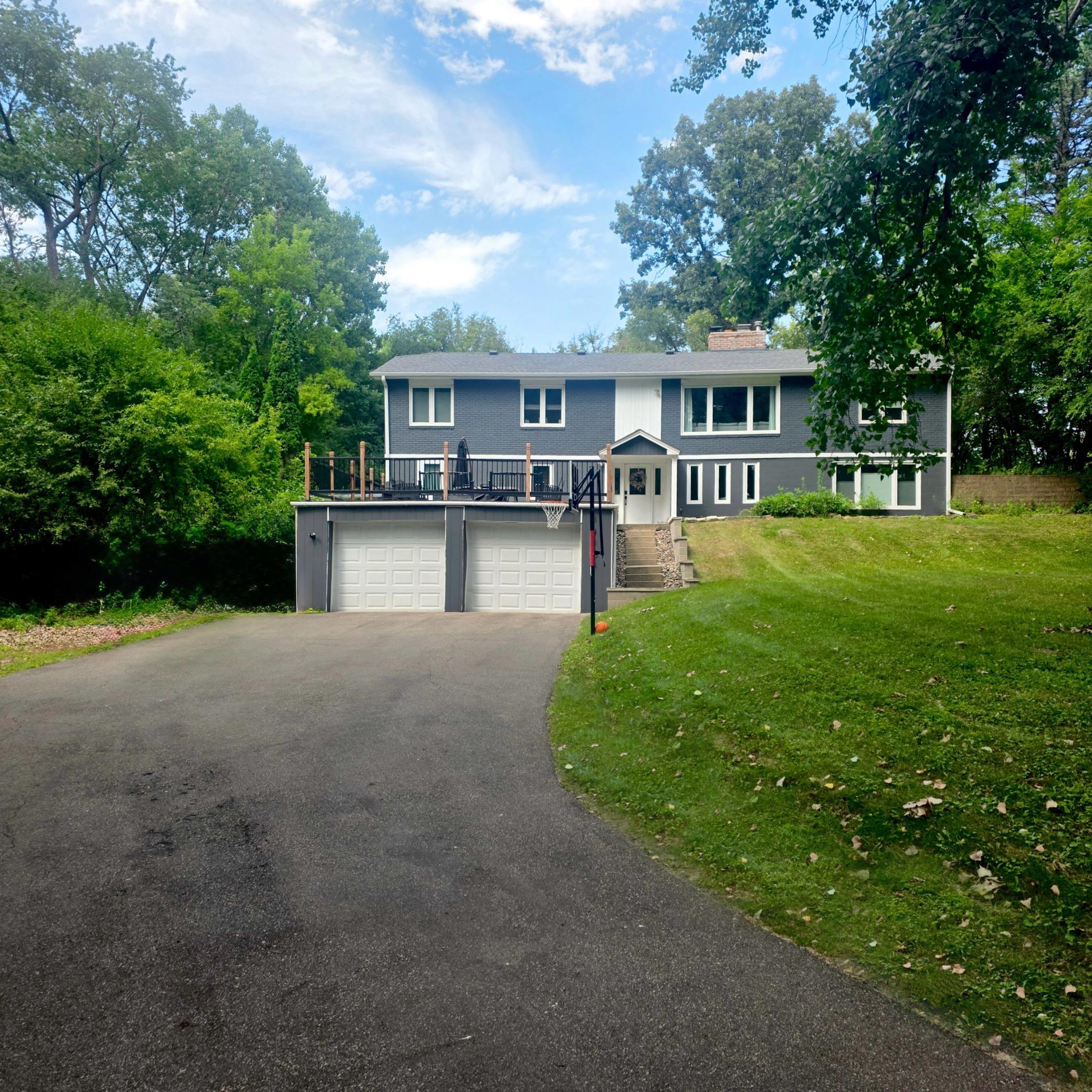 View of Residential at 14104 Knollway Drive, Minnetonka MN 55305, Minnetonka (2 of 21) - Mike Wilen | Minnesota Team Real Estate