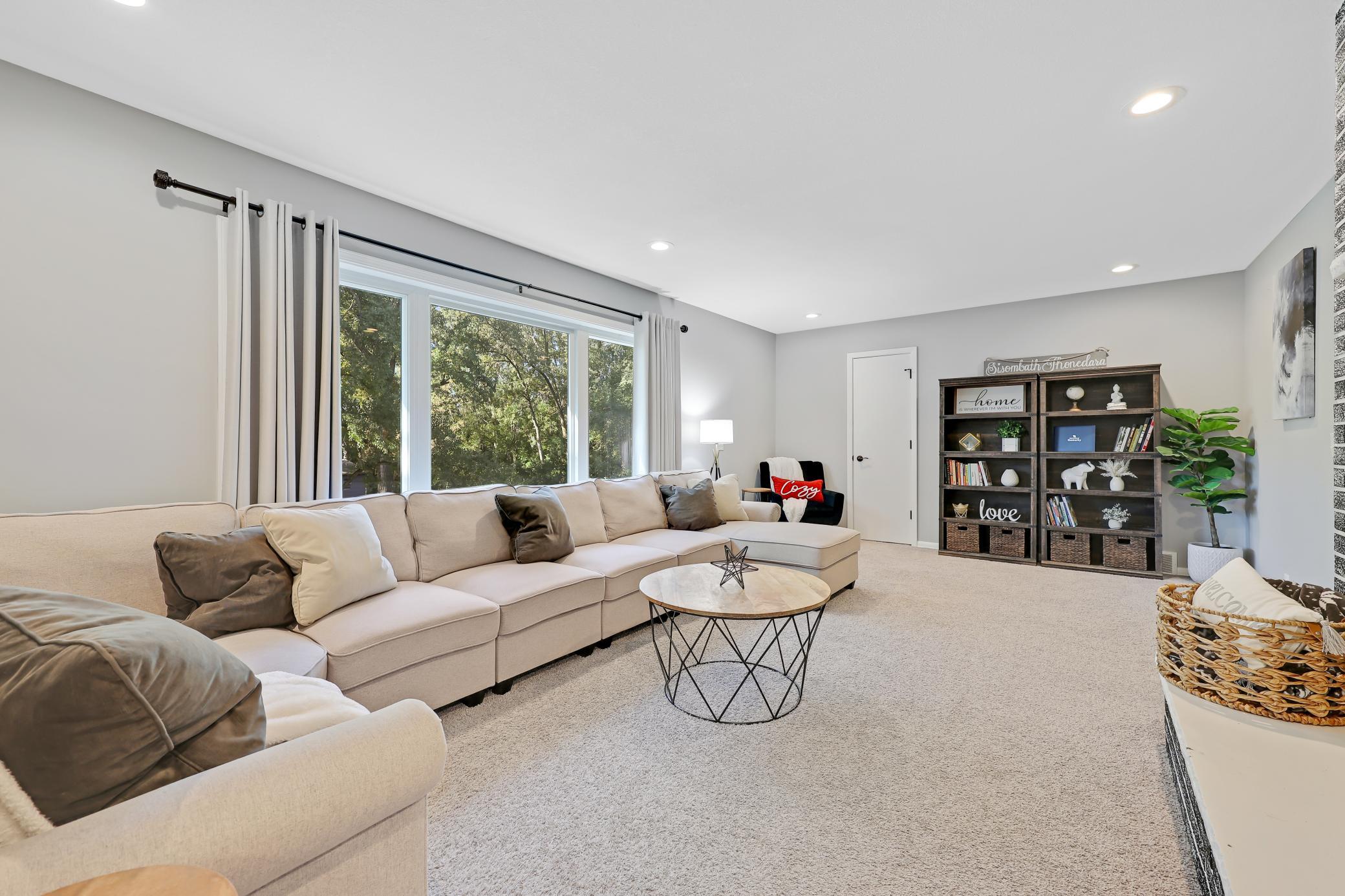 View of Residential at 14104 Knollway Drive, Minnetonka MN 55305, Minnetonka (23 of 68) - Mike Wilen | Minnesota Team Real Estate