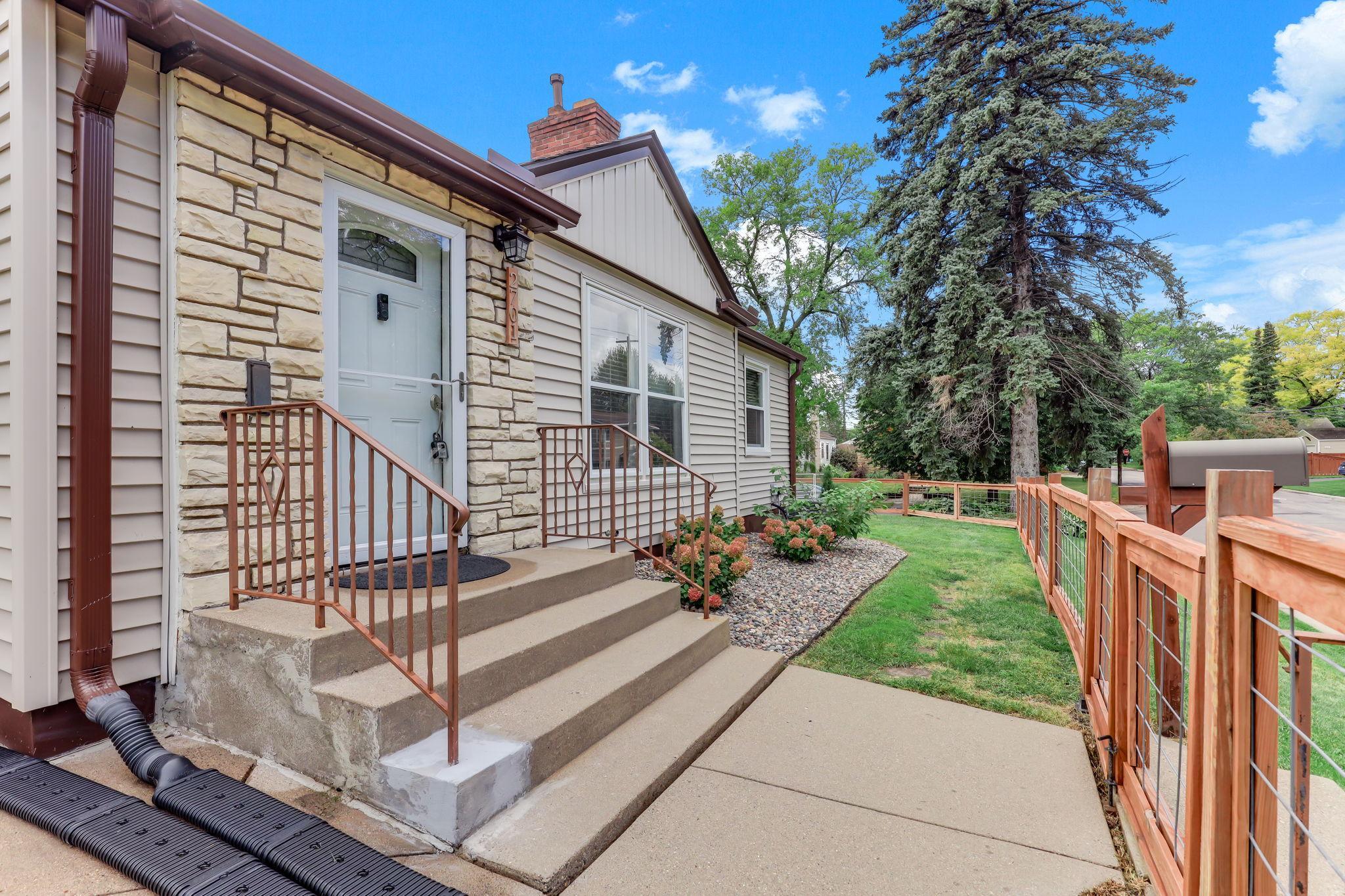 View of Residential at 2701 Webster Avenue, Saint Louis Park MN 55416, Saint Louis Park (26 of 29) - Mike Wilen | Minnesota Team Real Estate