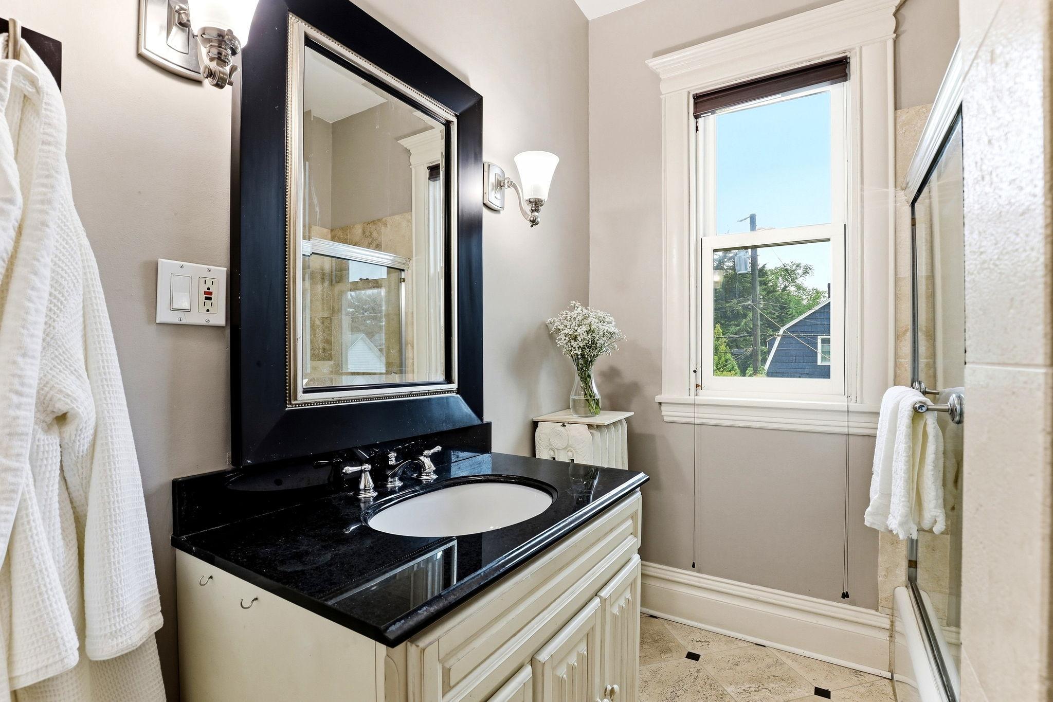 View of Residential at 2700 Bryant Avenue, Minneapolis MN 55408, Minneapolis (12 of 35) - Mike Wilen | Minnesota Team Real Estate