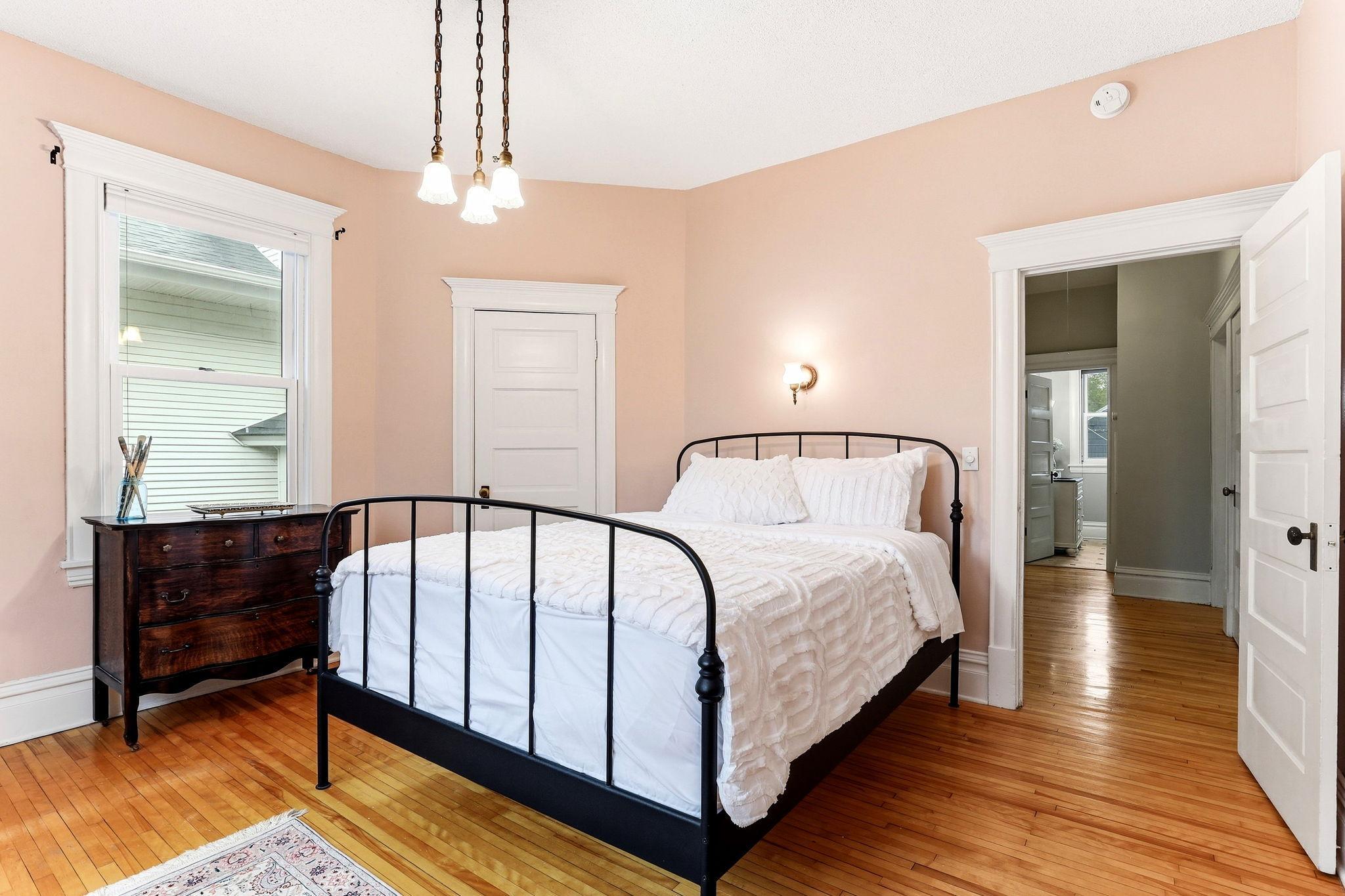 View of Residential at 2700 Bryant Avenue, Minneapolis MN 55408, Minneapolis (23 of 35) - Mike Wilen | Minnesota Team Real Estate
