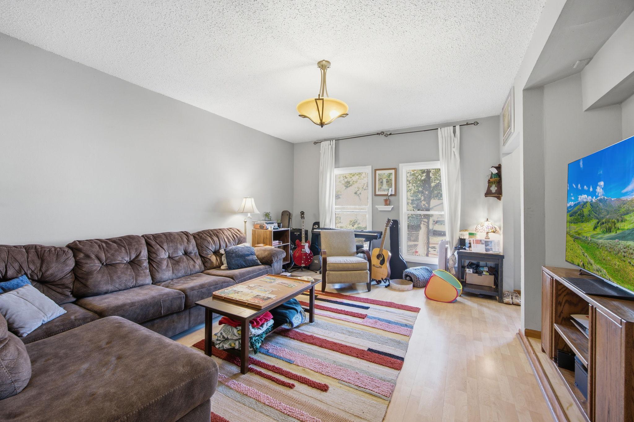View of Residential at 718 19th Avenue, Minneapolis MN 55418, Minneapolis (4 of 20) - Mike Wilen | Minnesota Team Real Estate