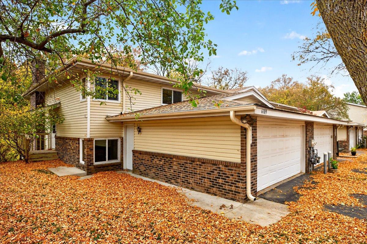 View of Residential at 6109 Creek View Trail, Minnetonka MN 55345, Minnetonka (7 of 39) - Mike Wilen | Minnesota Team Real Estate