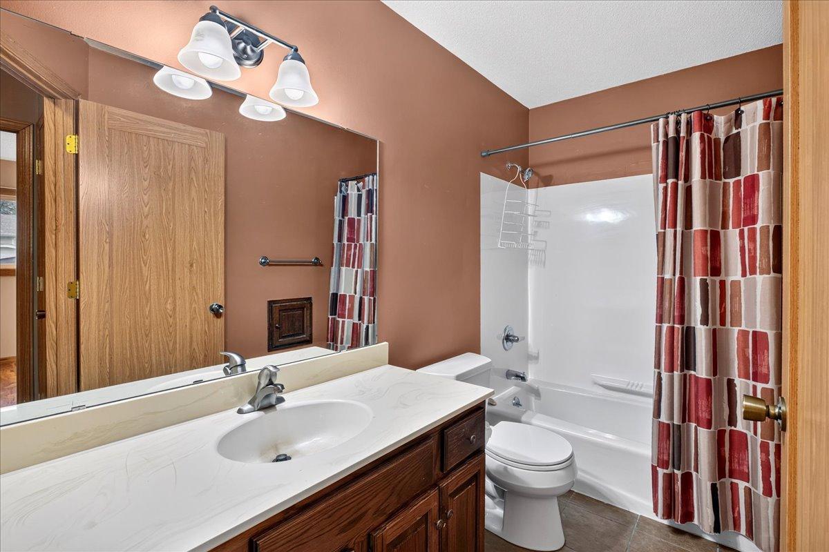 View of Residential at 6109 Creek View Trail, Minnetonka MN 55345, Minnetonka (33 of 39) - Mike Wilen | Minnesota Team Real Estate