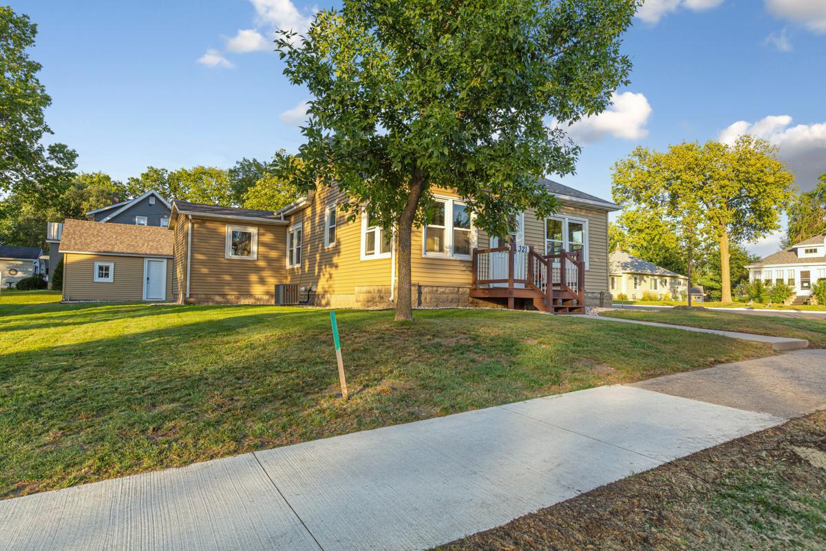View of Residential at 321 Oak Street, Le Sueur MN 56058, Le Sueur (3 of 20) - Mike Wilen | Minnesota Team Real Estate