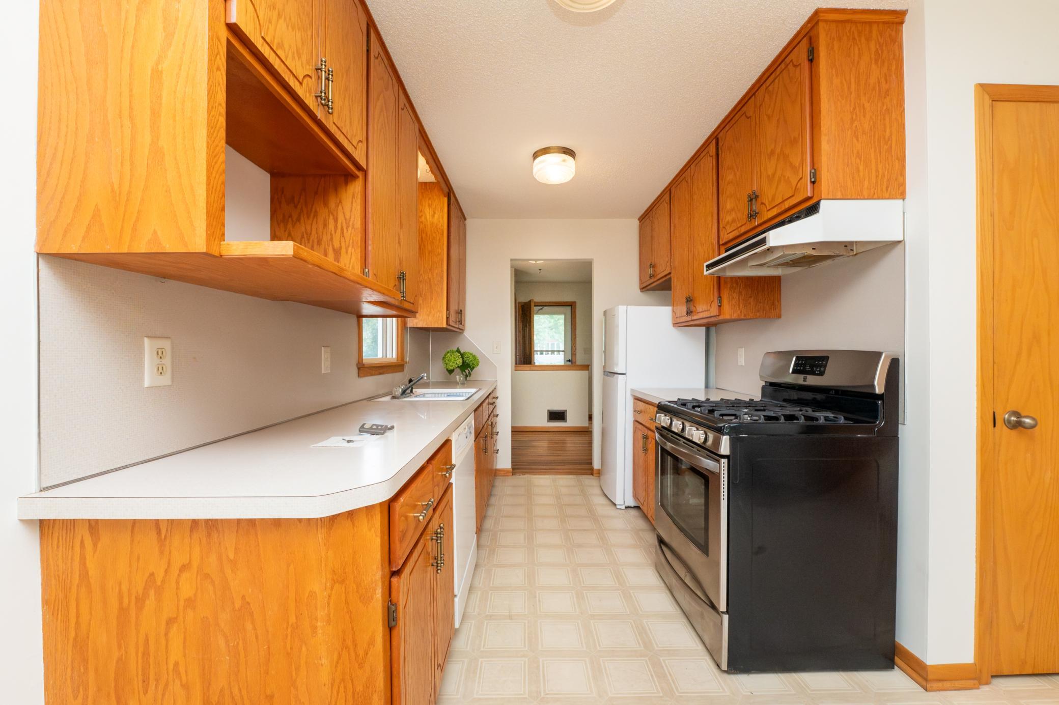 View of Residential at 671 58th Avenue, Fridley MN 55432, Fridley (10 of 37) - Mike Wilen | Minnesota Team Real Estate