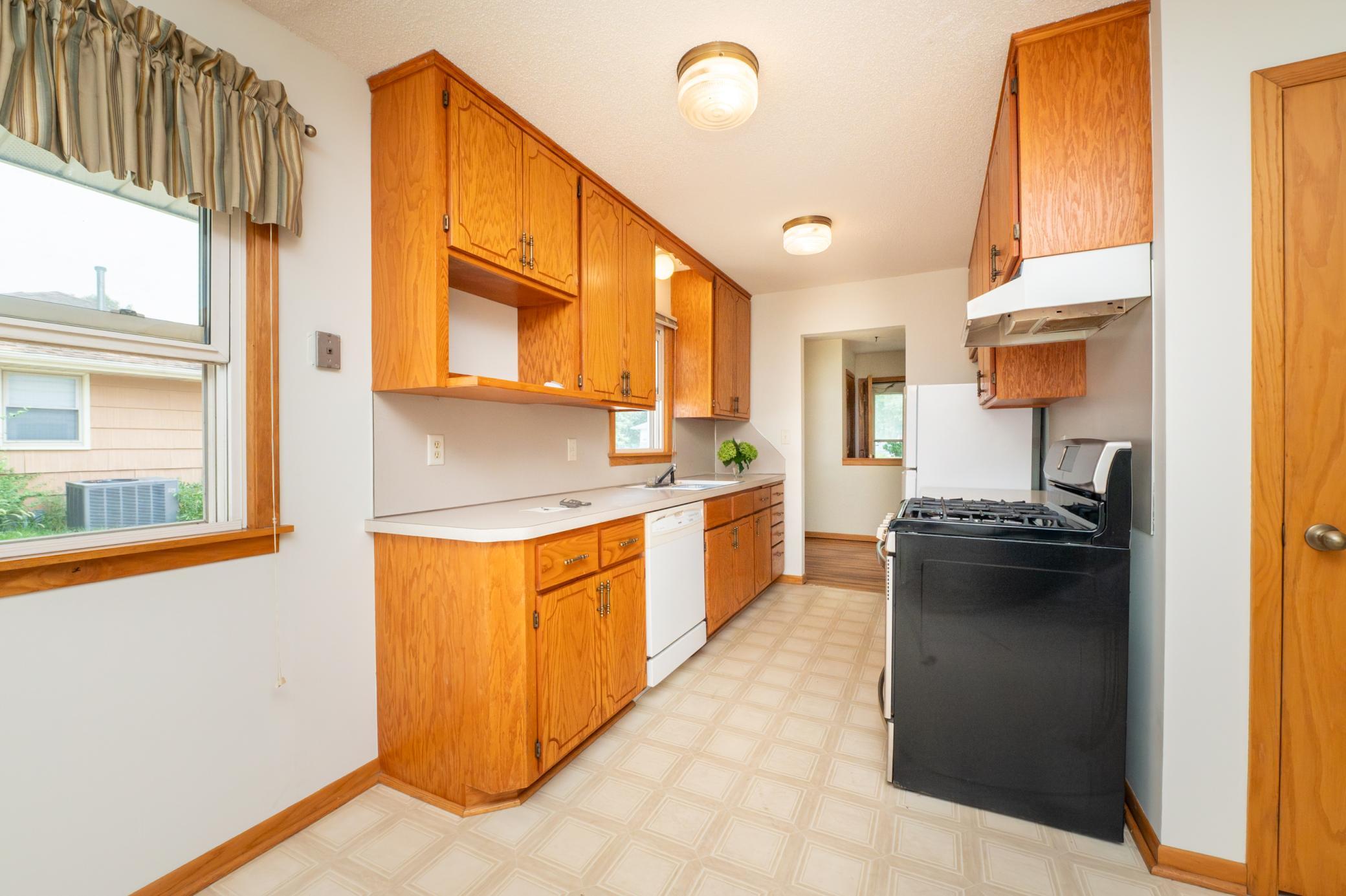View of Residential at 671 58th Avenue, Fridley MN 55432, Fridley (9 of 37) - Mike Wilen | Minnesota Team Real Estate