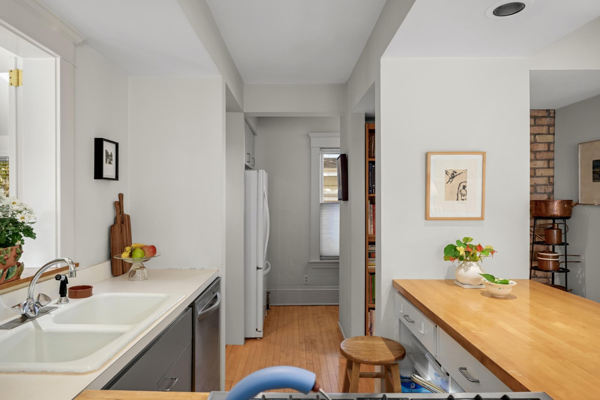 View of Residential at 3314 Holmes Avenue, Minneapolis MN 55408, Minneapolis (31 of 78) - Mike Wilen | Minnesota Team Real Estate