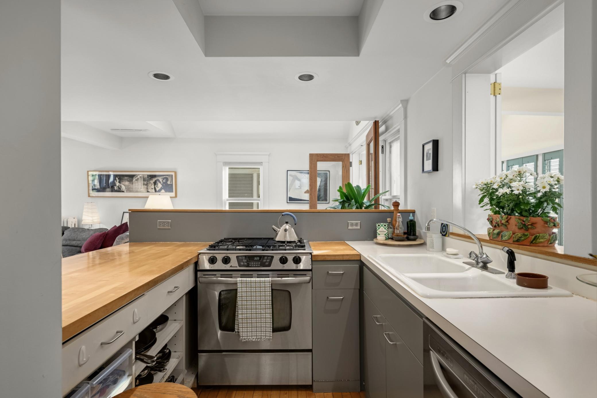 View of Residential at 3314 Holmes Avenue, Minneapolis MN 55408, Minneapolis (30 of 78) - Mike Wilen | Minnesota Team Real Estate