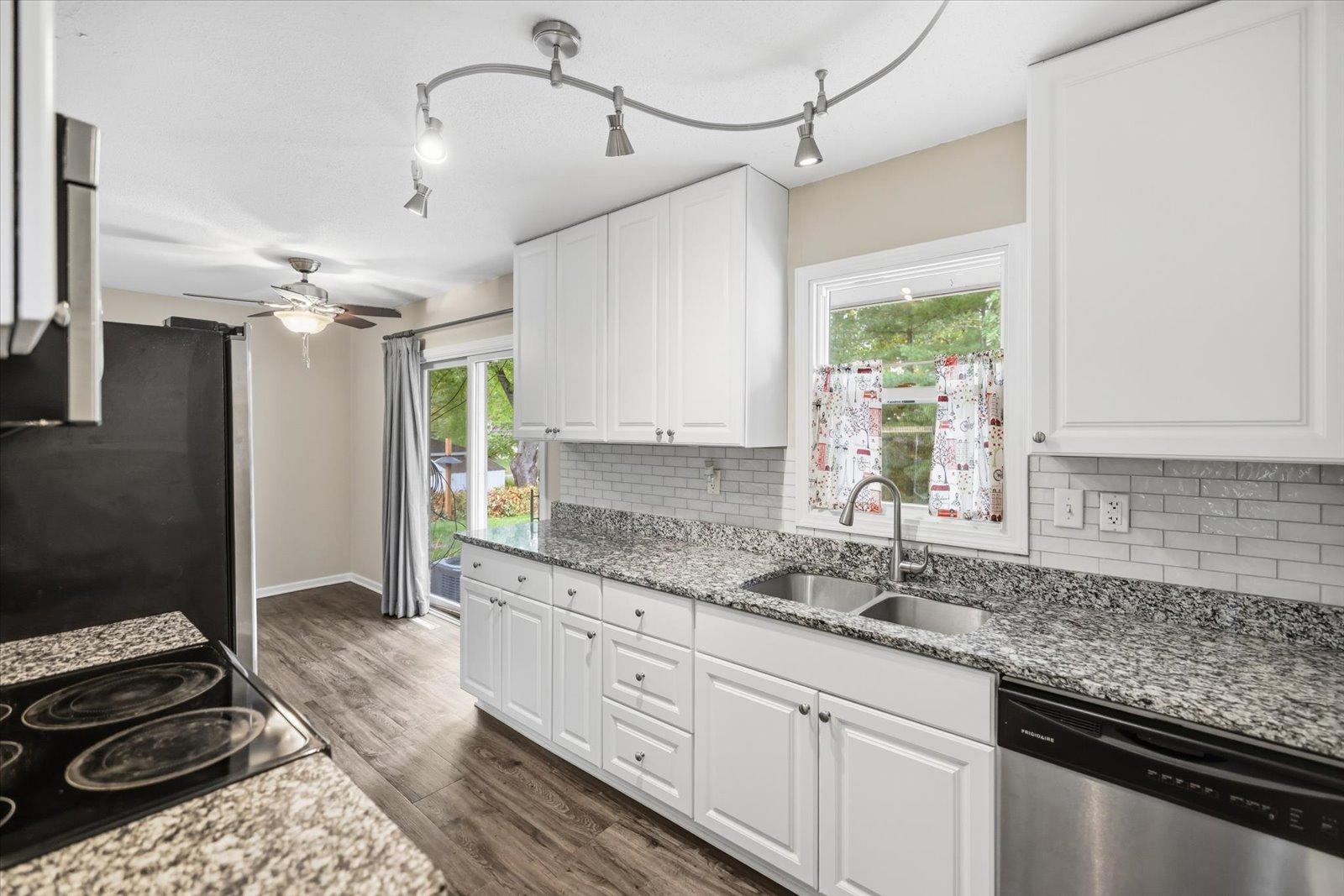 View of Residential at 4409 Poplar Bridge Road, Bloomington MN 55437, Bloomington (7 of 46) - Mike Wilen | Minnesota Team Real Estate