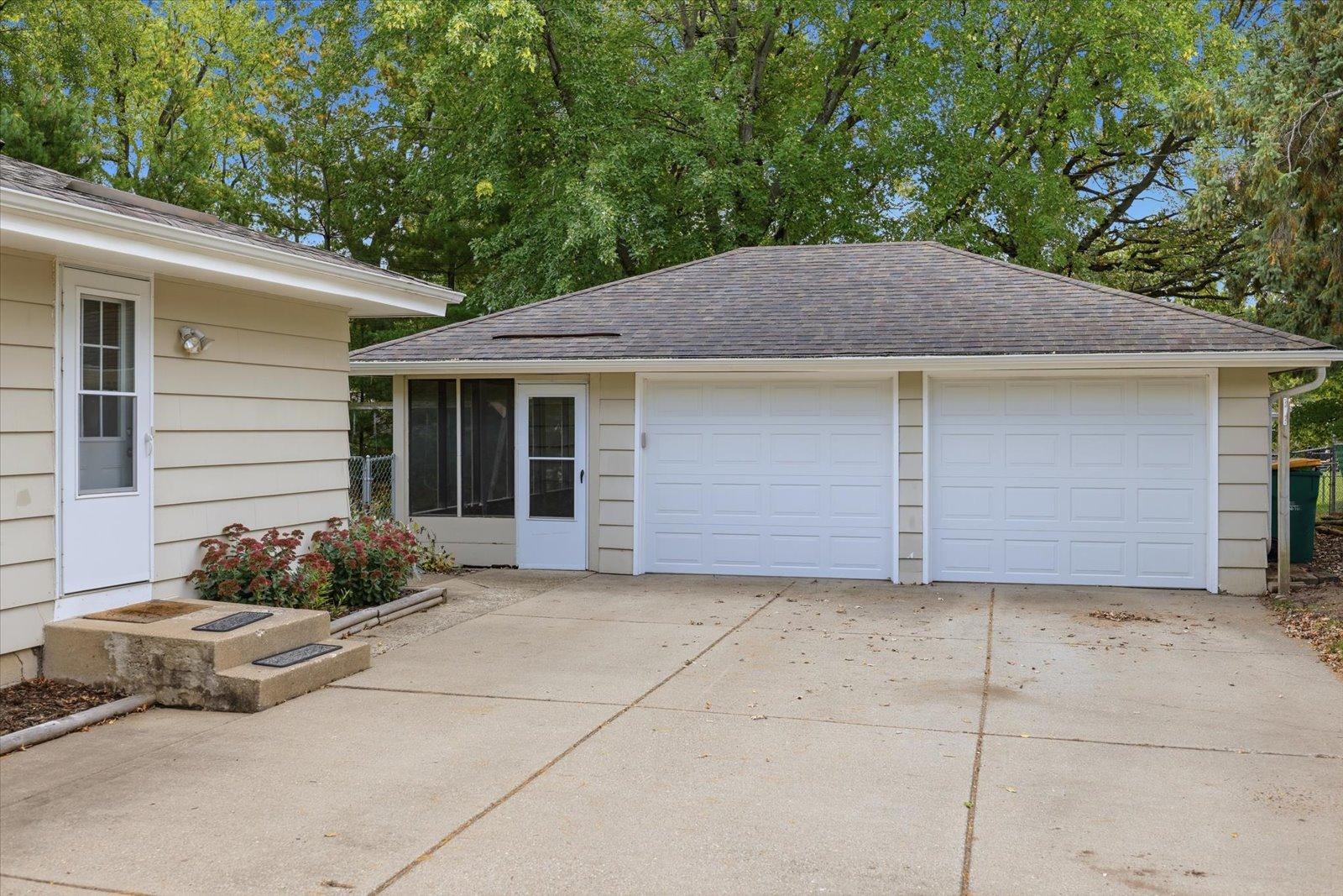View of Residential at 4409 Poplar Bridge Road, Bloomington MN 55437, Bloomington (45 of 46) - Mike Wilen | Minnesota Team Real Estate