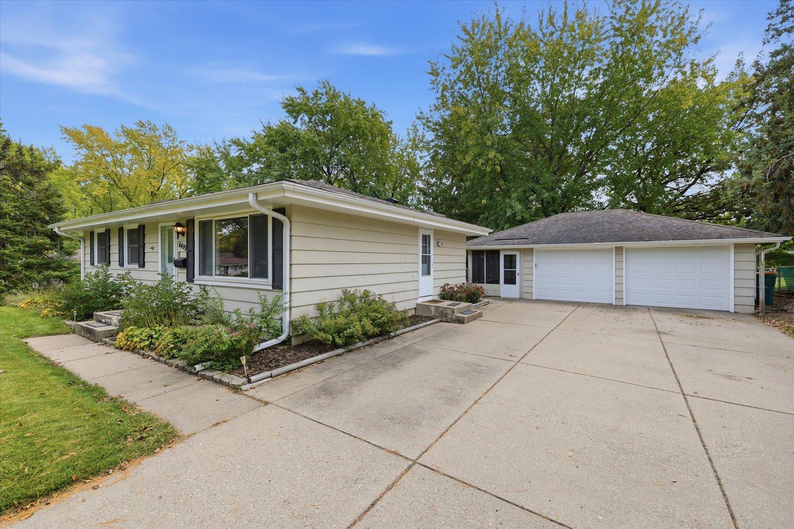 View of Residential at 4409 Poplar Bridge Road, Bloomington MN 55437, Bloomington (38 of 46) - Mike Wilen | Minnesota Team Real Estate