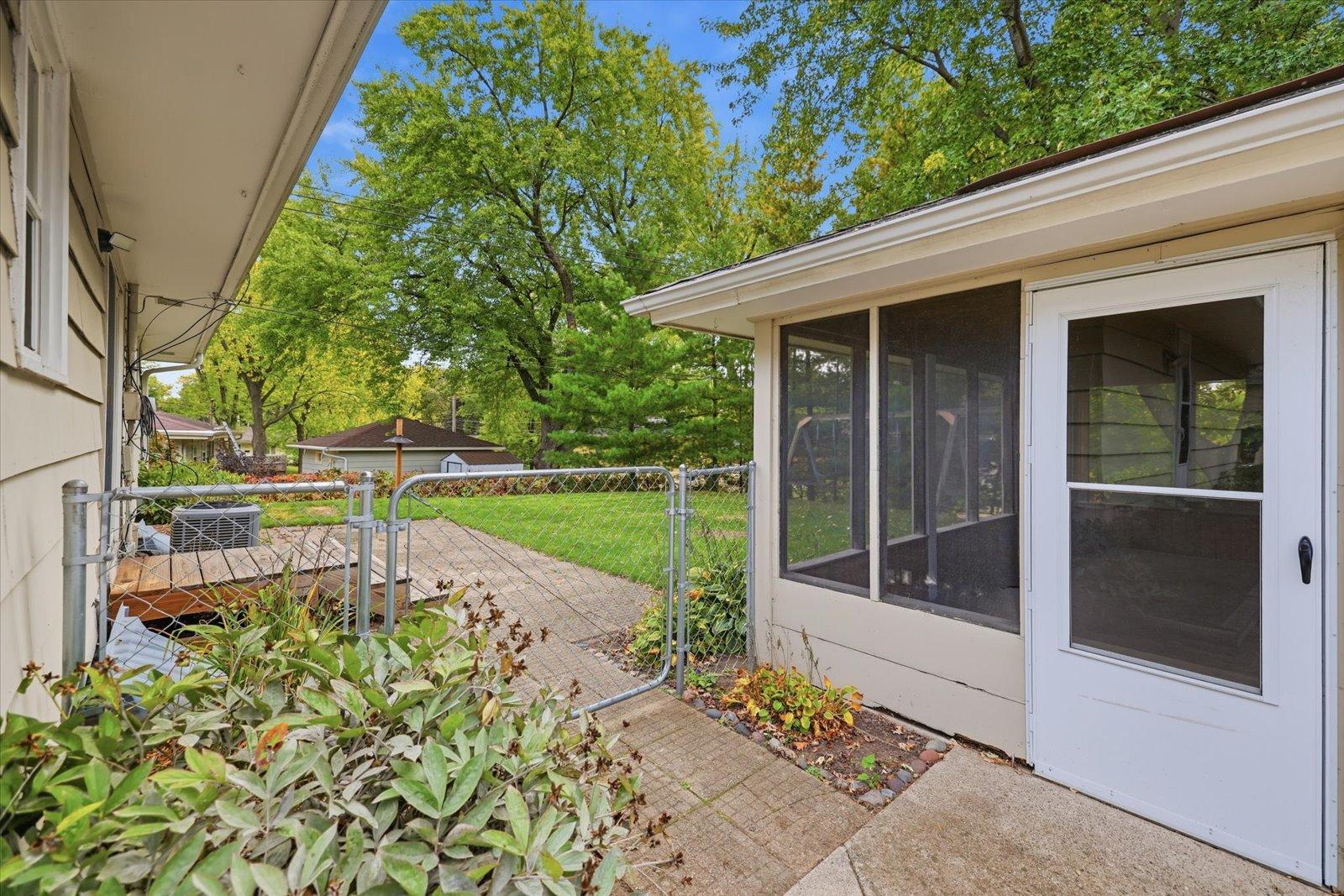 View of Residential at 4409 Poplar Bridge Road, Bloomington MN 55437, Bloomington (37 of 46) - Mike Wilen | Minnesota Team Real Estate