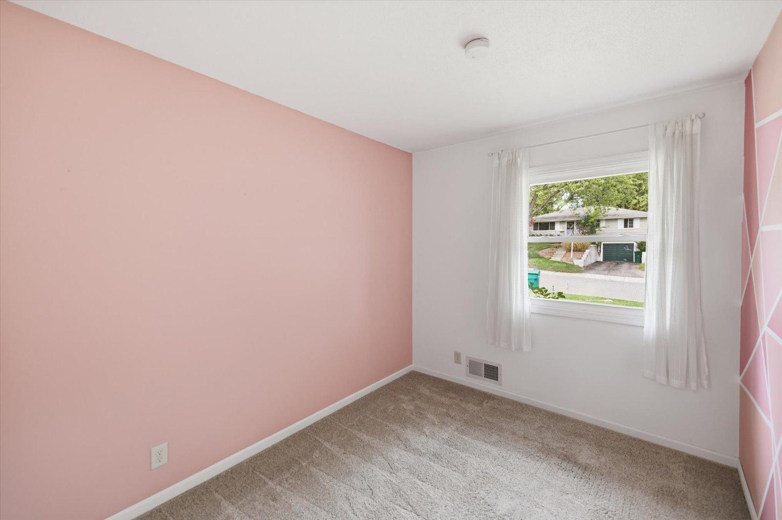 View of Residential at 4409 Poplar Bridge Road, Bloomington MN 55437, Bloomington (24 of 46) - Mike Wilen | Minnesota Team Real Estate