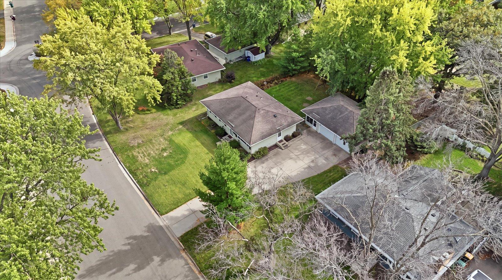View of Residential at 4409 Poplar Bridge Road, Bloomington MN 55437, Bloomington (41 of 46) - Mike Wilen | Minnesota Team Real Estate