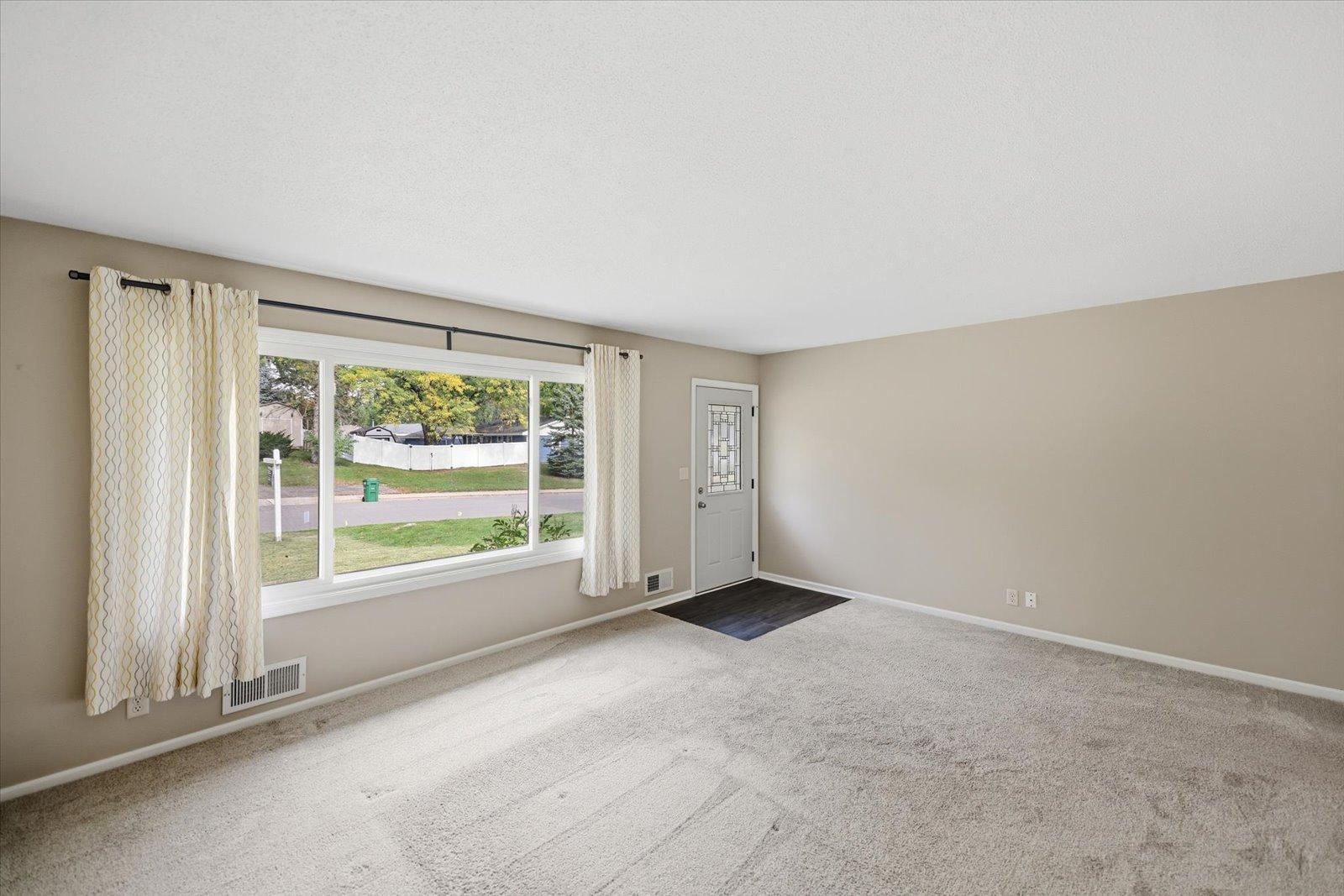 View of Residential at 4409 Poplar Bridge Road, Bloomington MN 55437, Bloomington (16 of 46) - Mike Wilen | Minnesota Team Real Estate