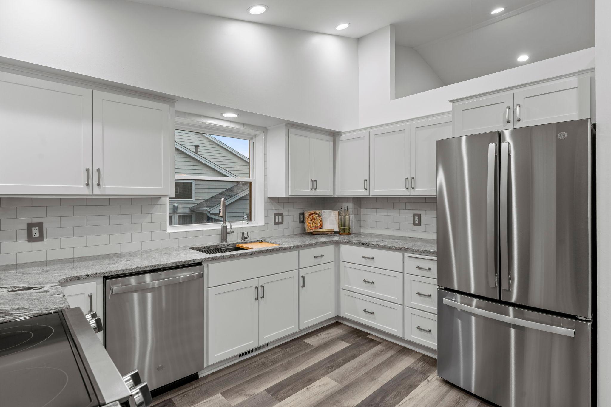 View of Residential at 121 Fox Hollow Drive, Chanhassen MN 55317, Chanhassen (12 of 37) - Mike Wilen | Minnesota Team Real Estate