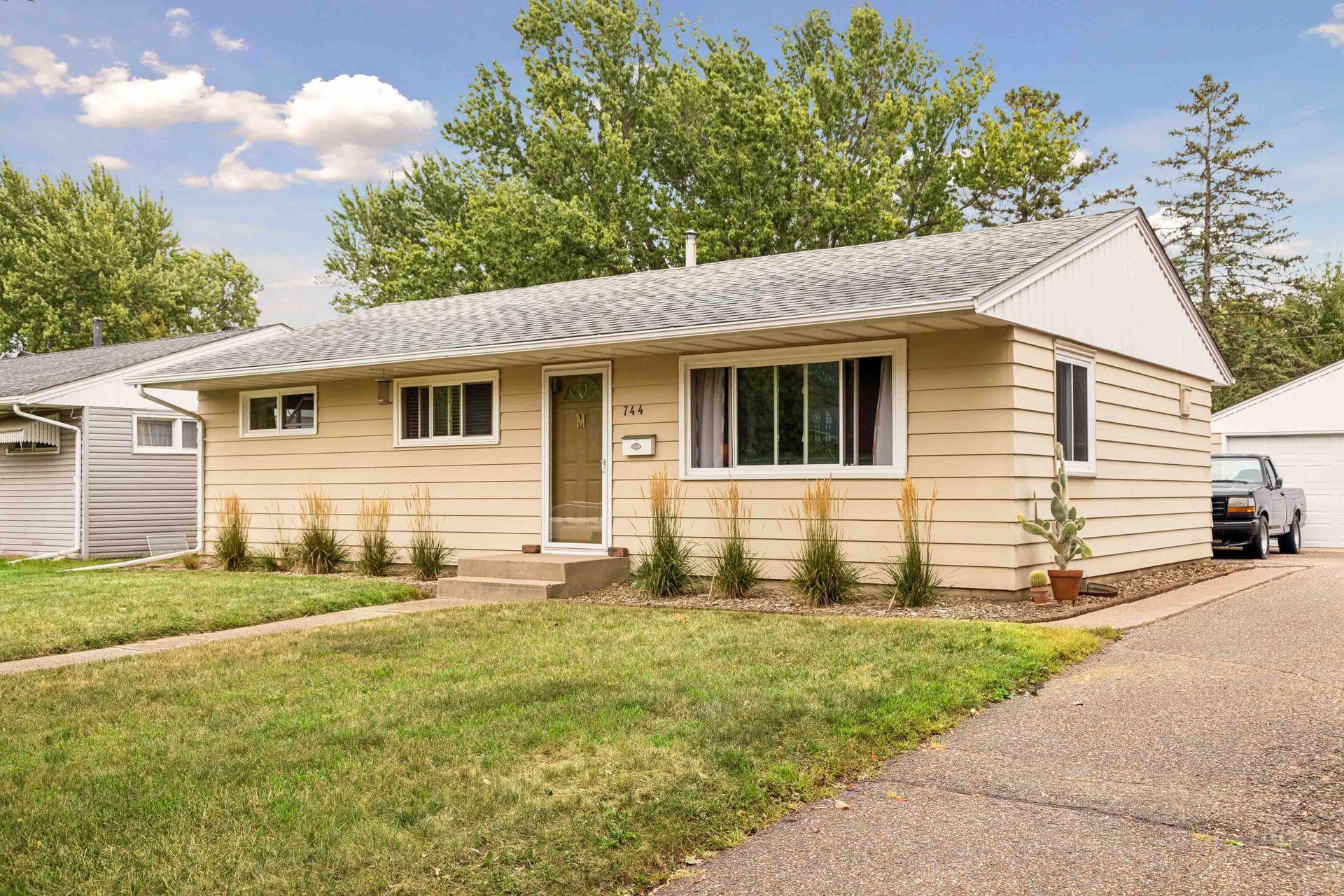 View of Residential at 744 22nd Avenue, South Saint Paul MN 55075, South Saint Paul (4 of 44) - Mike Wilen | Minnesota Team Real Estate
