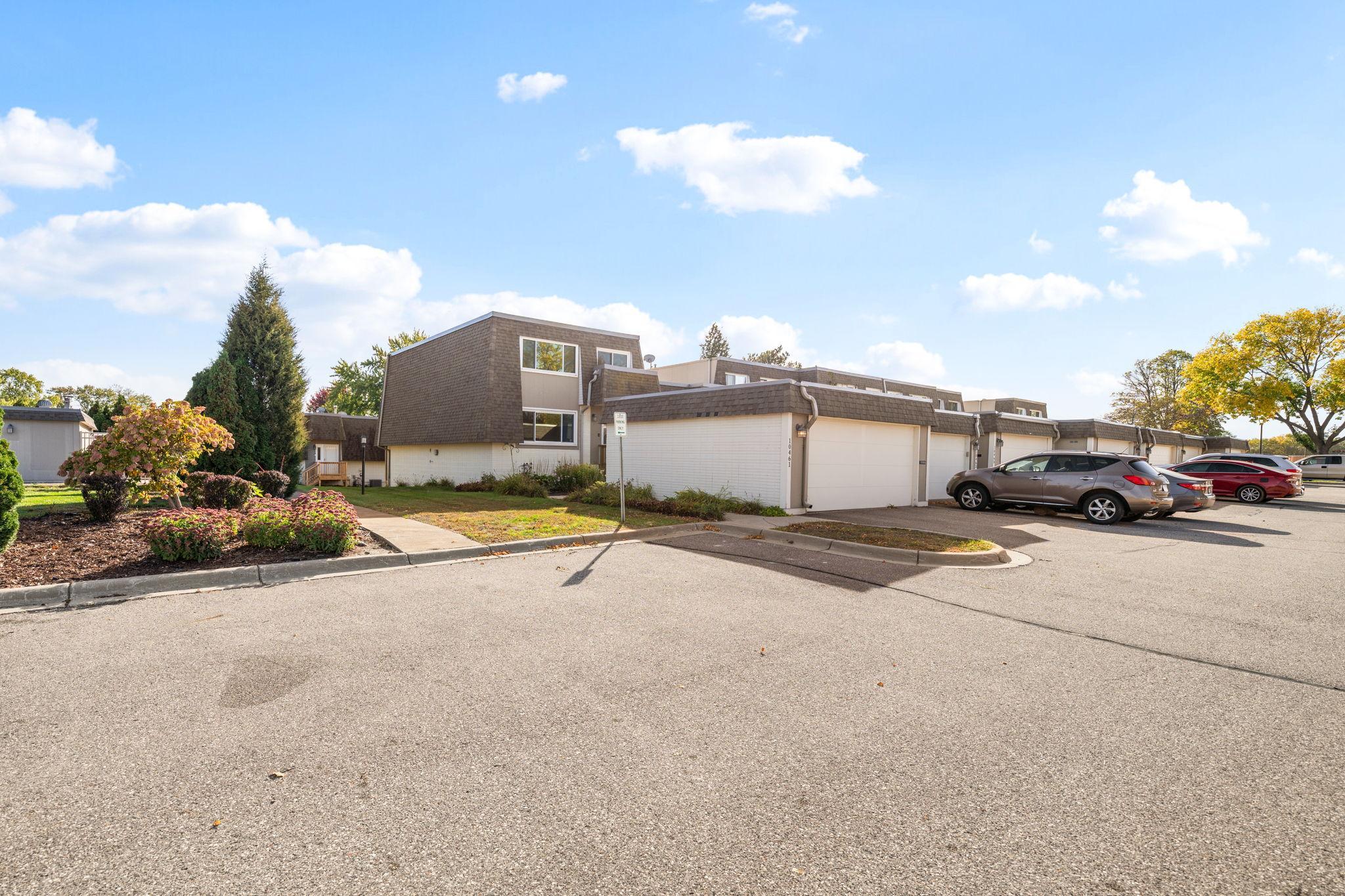 View of Residential at 10461 Dupont Road, Bloomington MN 55431, Bloomington (30 of 42) - Mike Wilen | Minnesota Team Real Estate