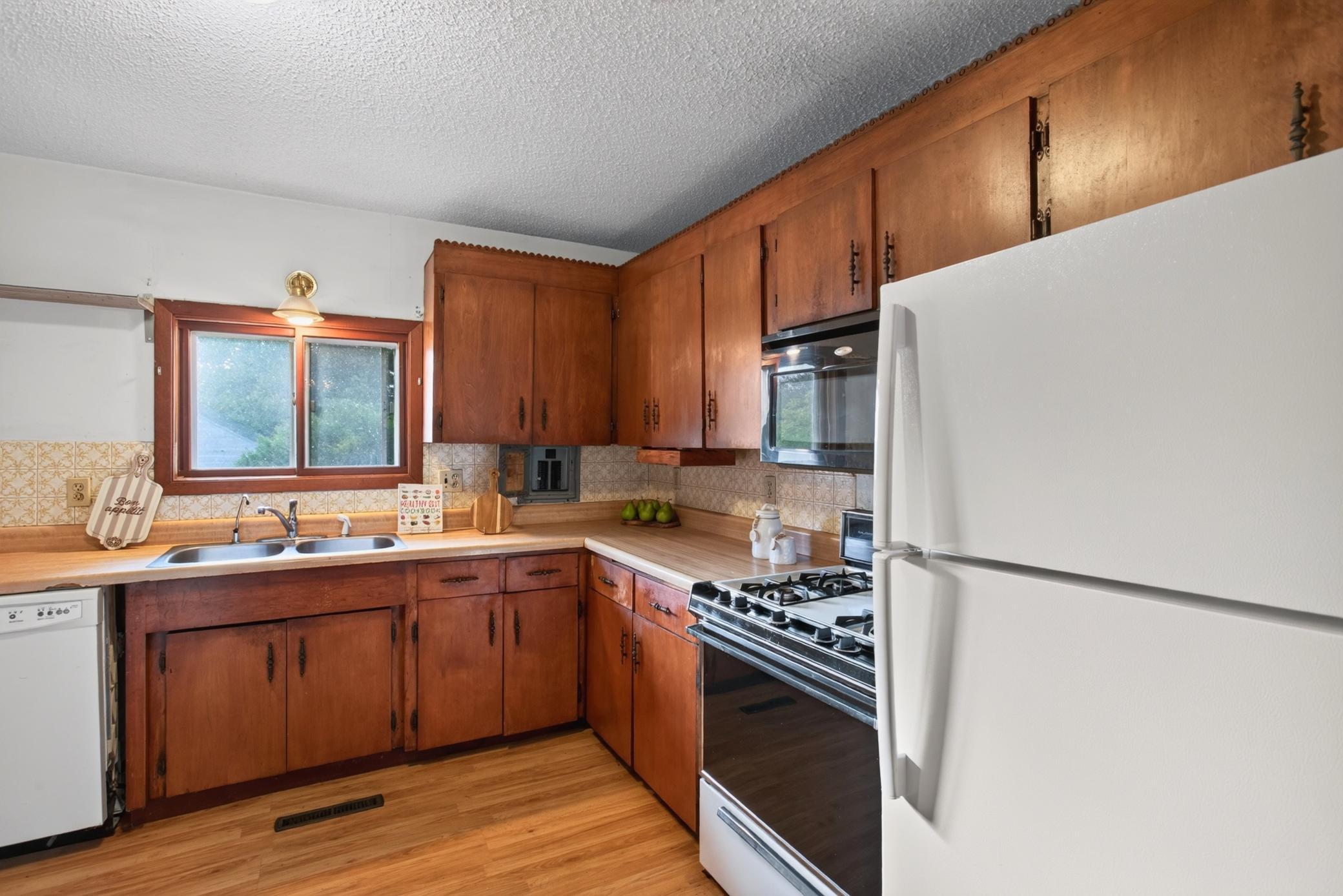 View of Residential at 2308 Hadley Avenue, Oakdale MN 55128, Oakdale (4 of 11) - Mike Wilen | Minnesota Team Real Estate