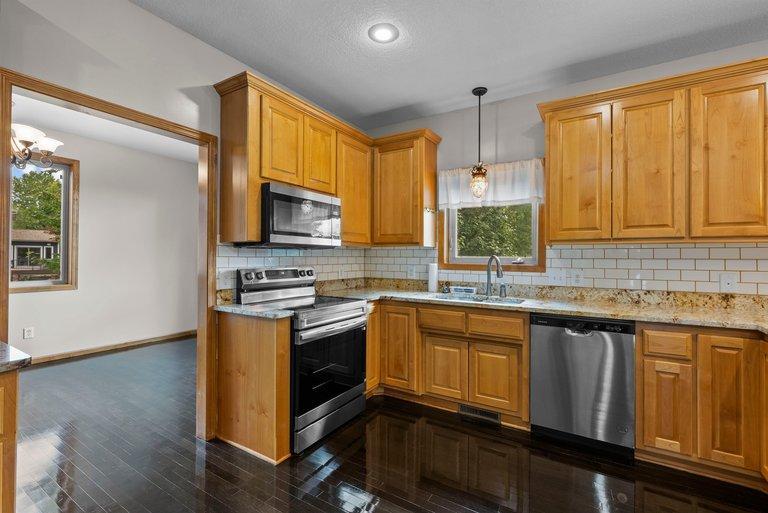 View of Residential at 4501 104th Avenue, Brooklyn Park MN 55443, Brooklyn Park (16 of 58) - Mike Wilen | Minnesota Team Real Estate