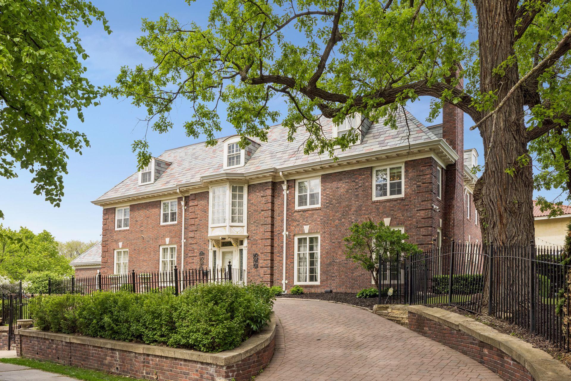 View of Residential at 1122 Mount Curve Avenue, Minneapolis MN 55403, Minneapolis (2 of 94) - Mike Wilen | Minnesota Team Real Estate